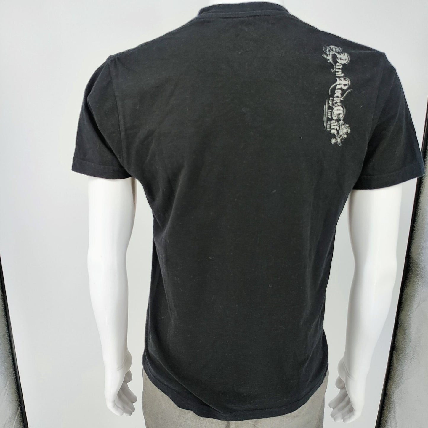 Hard Rock Cafe Miami Y2K Aesthetic Embroidered Black and Red Graphic T-Shirt (S)