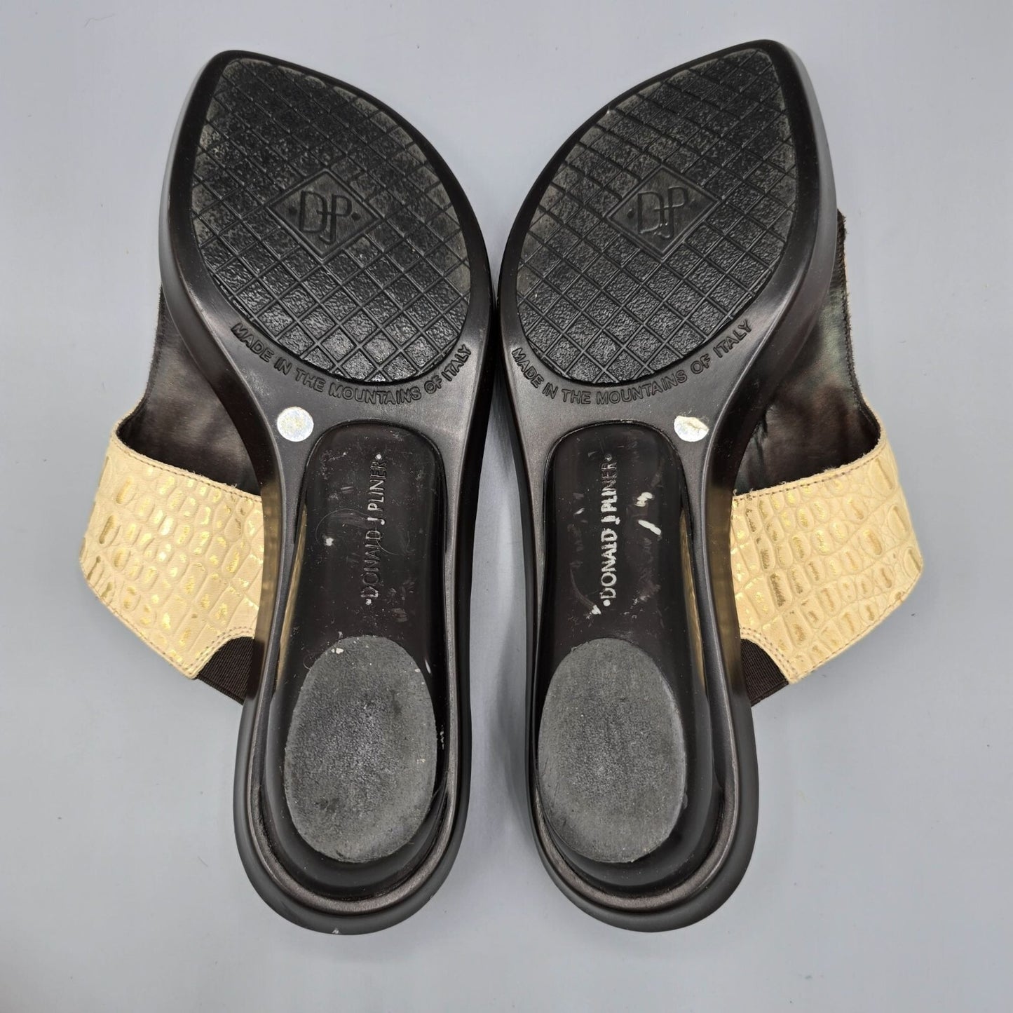 Donald J Pliner Women's Made in Italy Beige Croc Embossed Leather Sandals (10M)