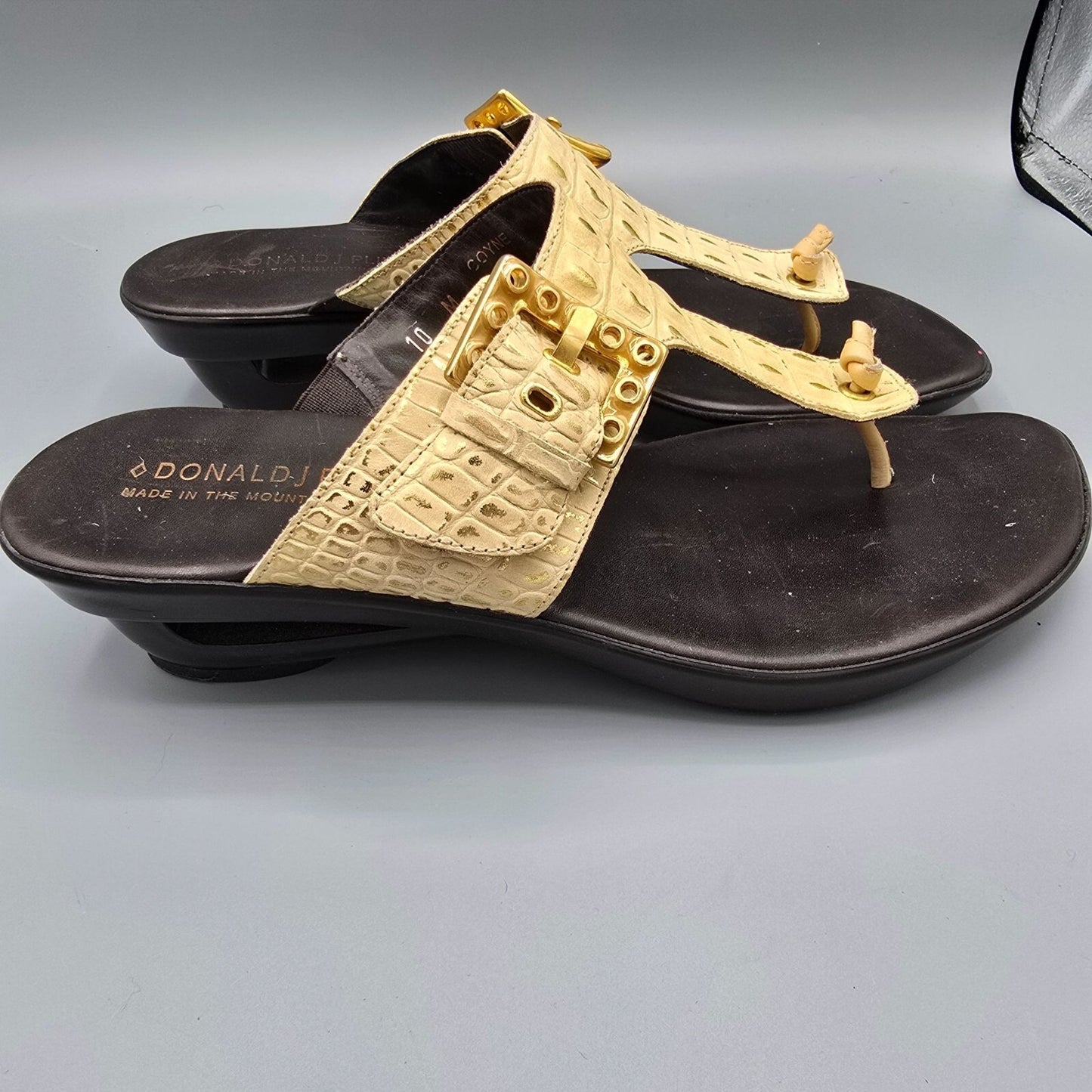 Donald J Pliner Women's Made in Italy Beige Croc Embossed Leather Sandals (10M)