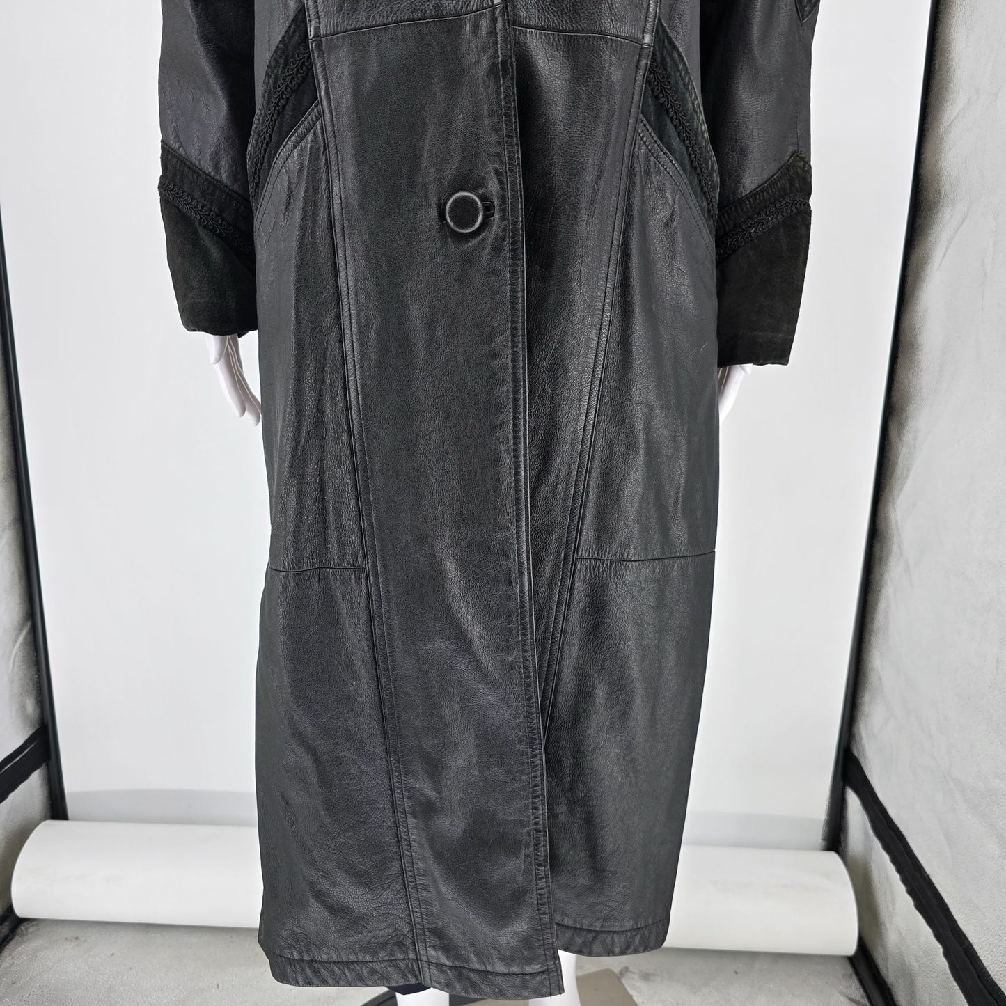 Vintage Late 1980s Maggie Lawrence Women's Paisely Trim Leather Duster Coat (M)