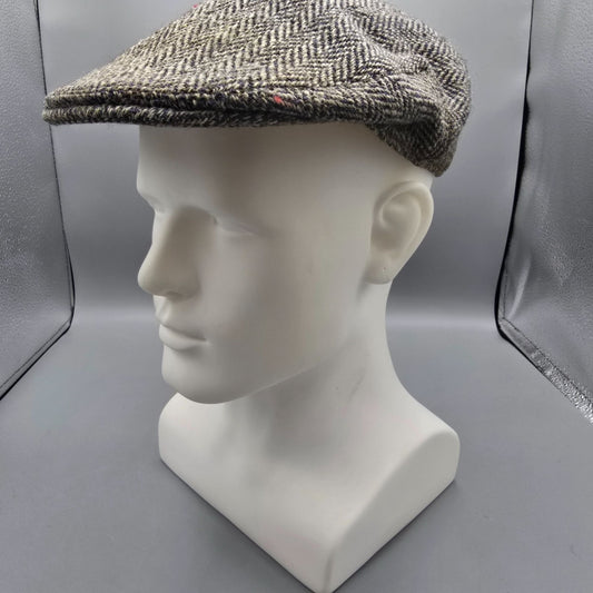 Vintage 1970s Harris Tweed Made in Scotland Herringbone Wool Flat Cap (US 7 1/8)