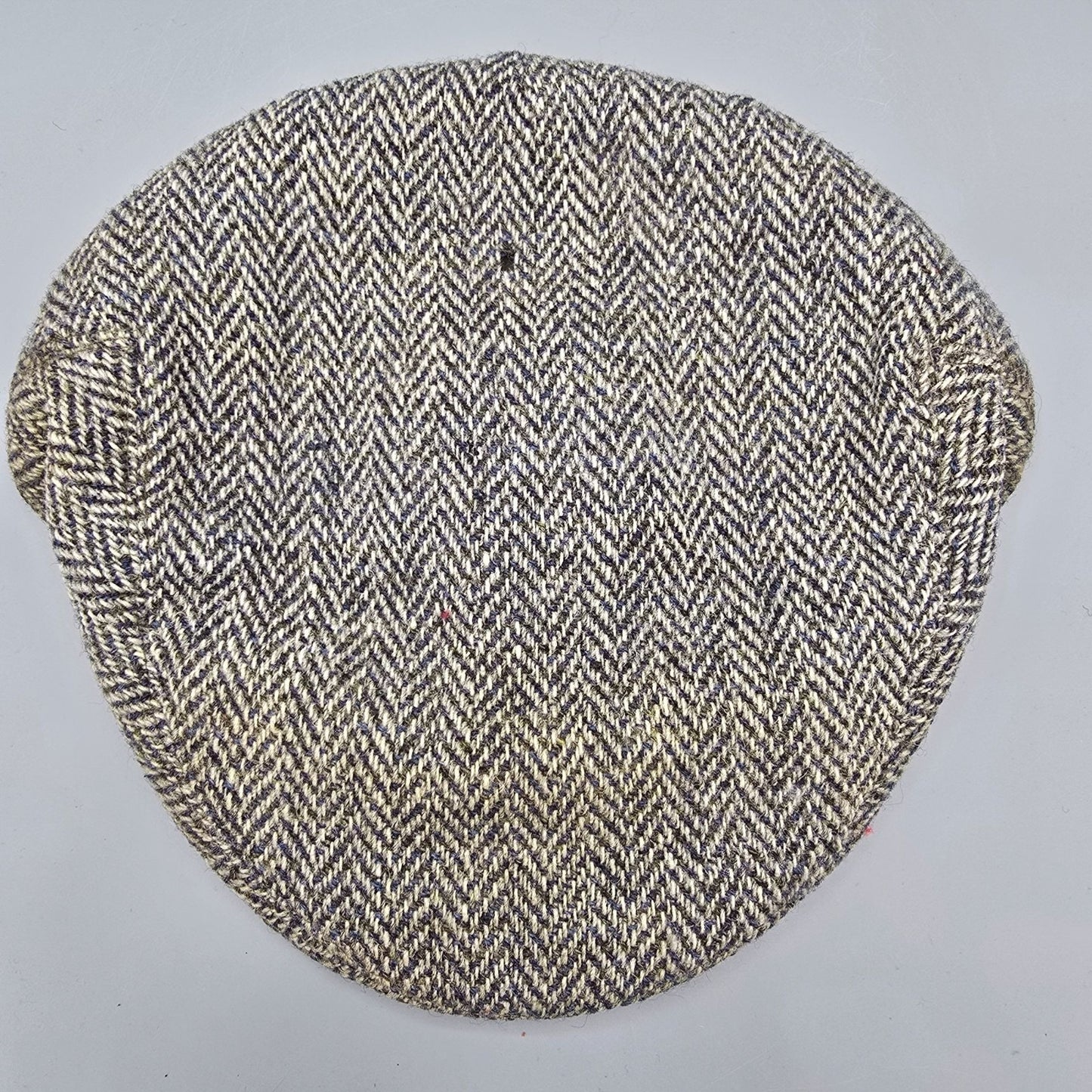 Vintage 1970s Harris Tweed Made in Scotland Herringbone Wool Flat Cap (US 7 1/8)
