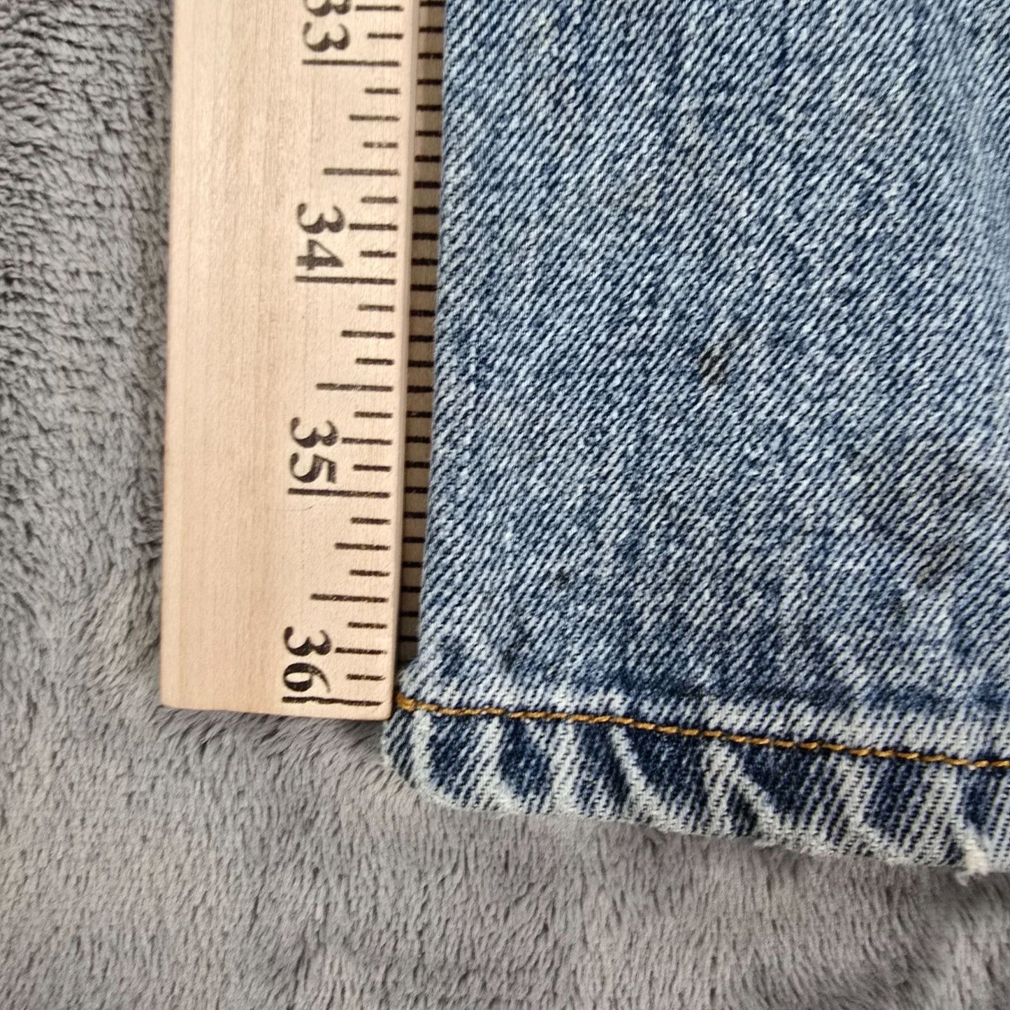 2008 Thrashed Levi's 501-0193 Medium Stonewash Denim Blue Jeans (28x36)