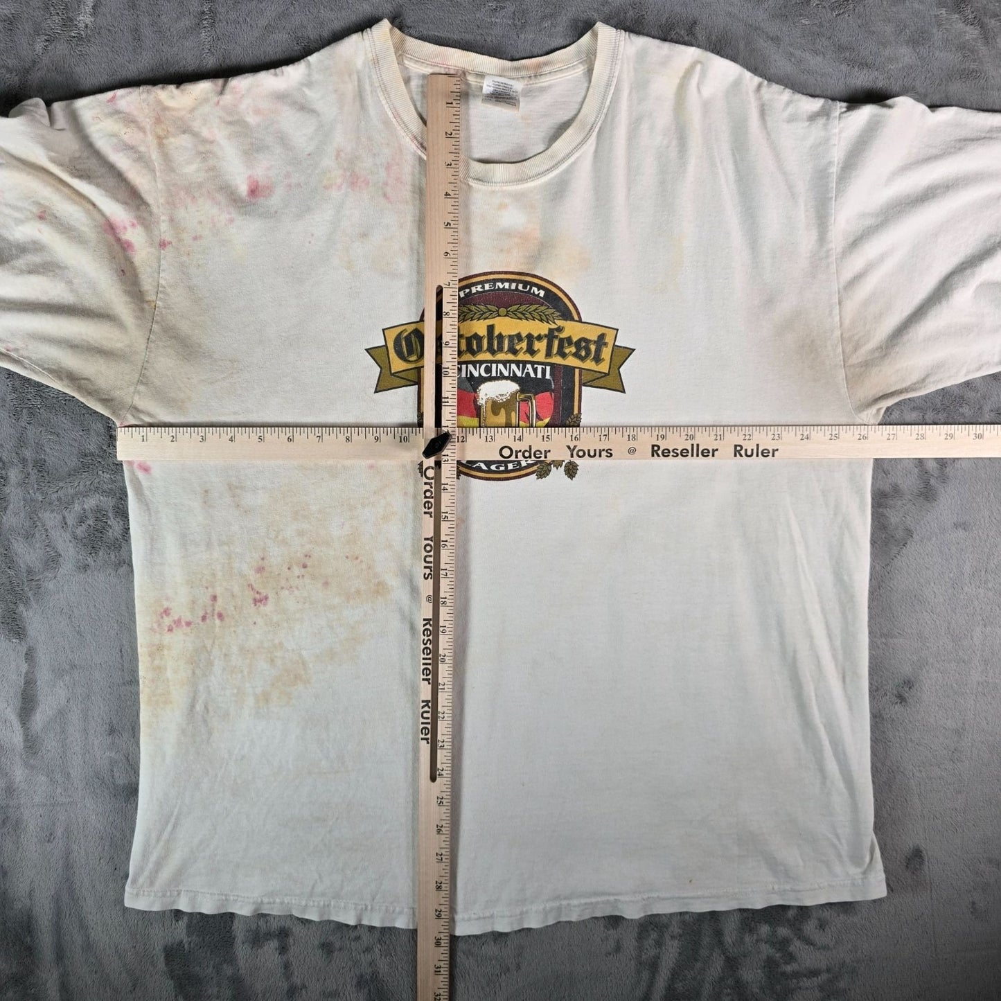 Thrashed Early 2010s Gildan Cincinnati Oktoberfest Premium Lager T-Shirt (2XL)