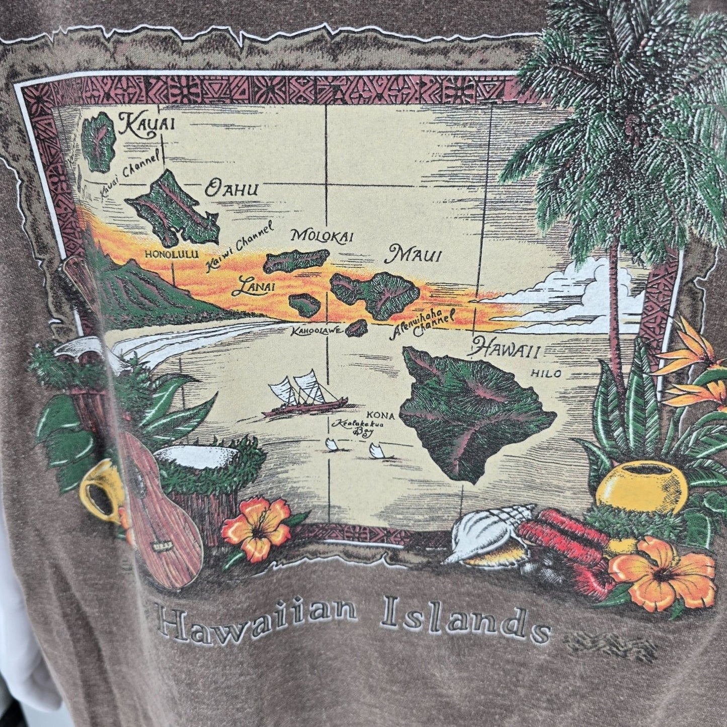 Vintage Y2K AAA Hawaiian Island Map Faded Brown Tourist Souvenir Tank Top (2XL)