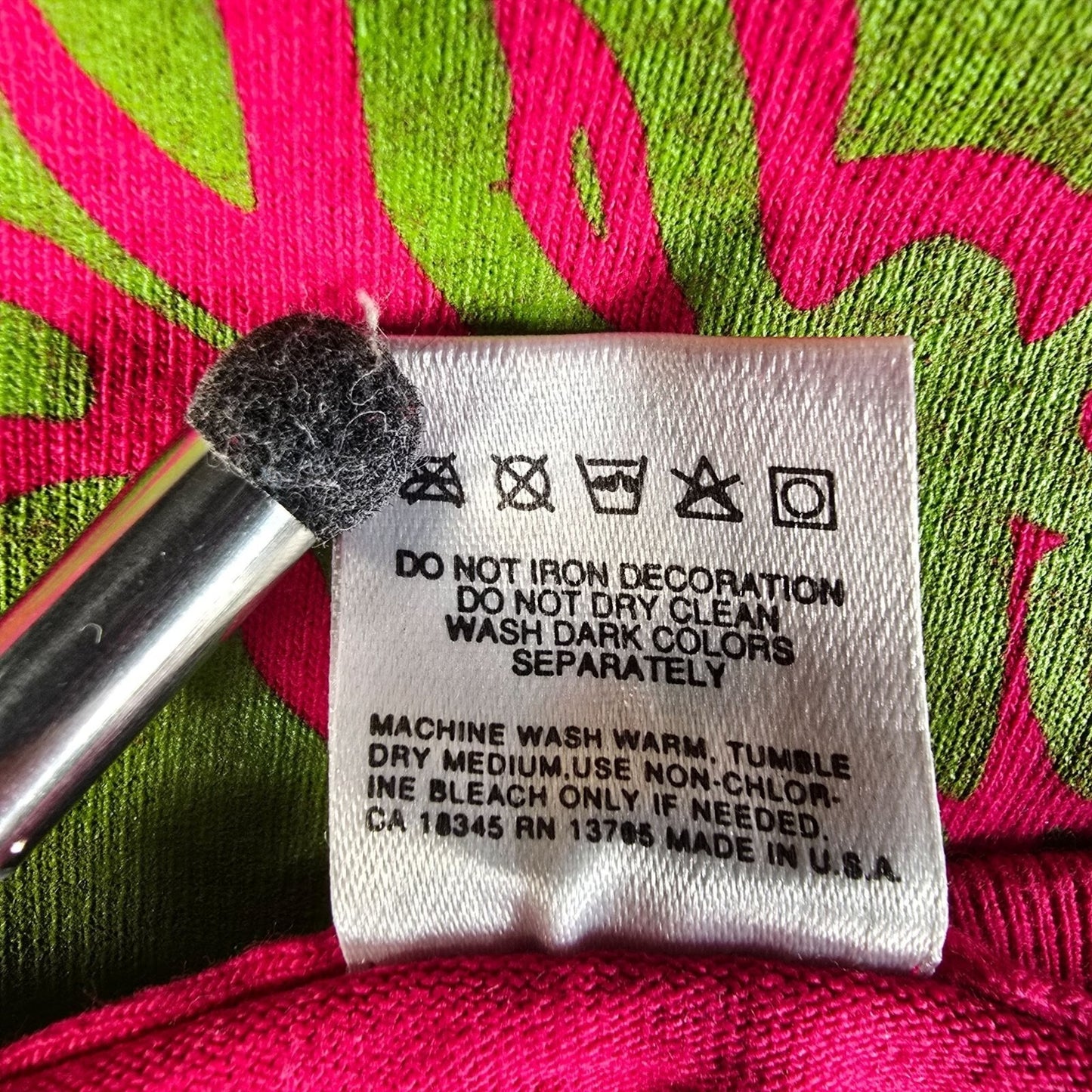 Vintage 1990s Fazoli's "Italian can be fun!" Single Stitch Fuschia T-Shirt (XL)