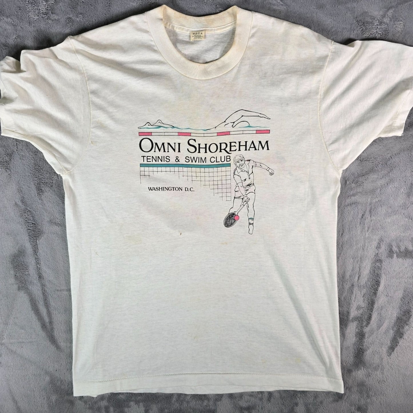 Vintage 1980s Omni Shoreham Tennis & Swim Club Washington D.C. T-Shirt (M/L)
