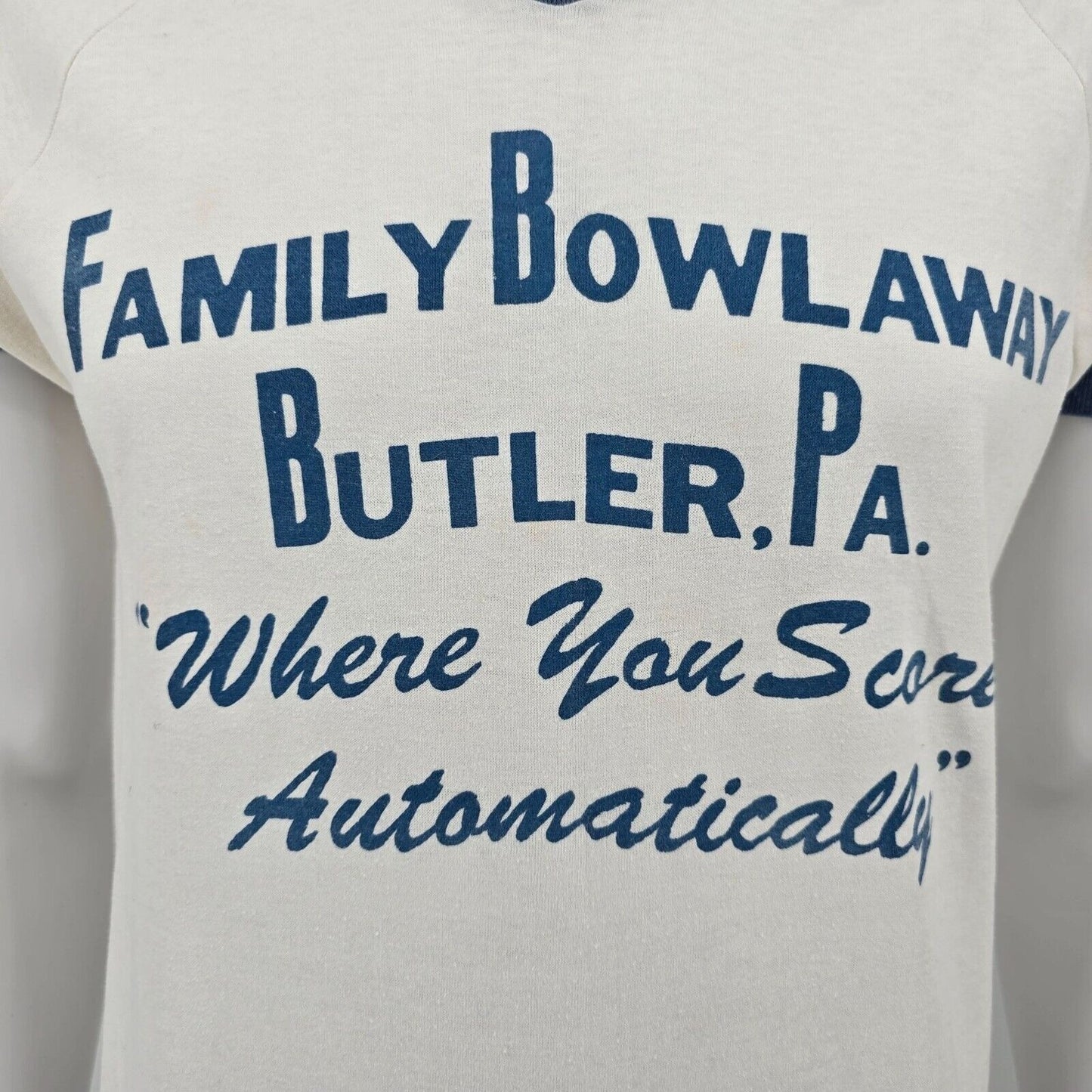 Vintage 1980s Bantam Family Bowlaway Butler, PA. Jersey-Style Bowing T-Shirt (M)