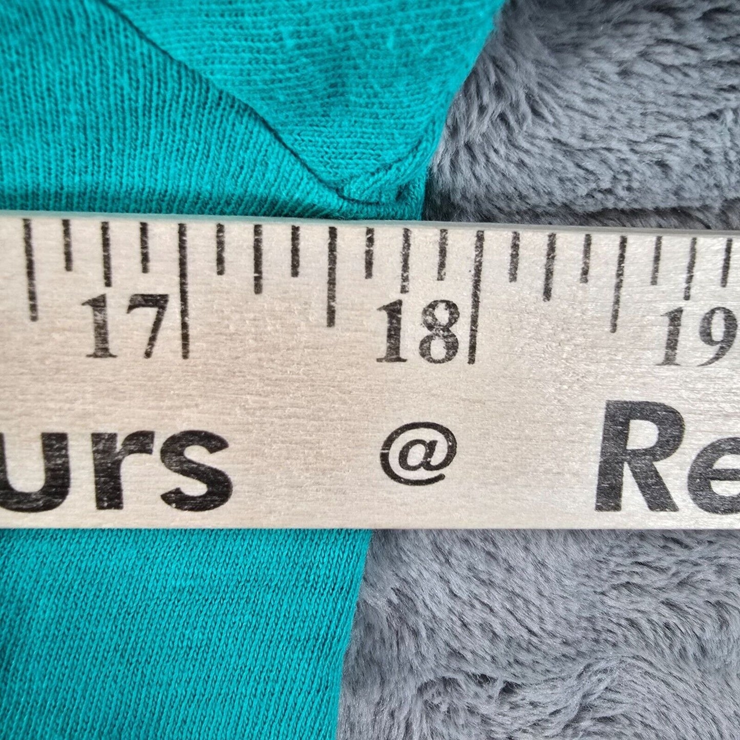 Vintage 1980s Single Stitch Hanes Beefy-T Hopi Sun Shield Teal T-Shirt (XS/S)