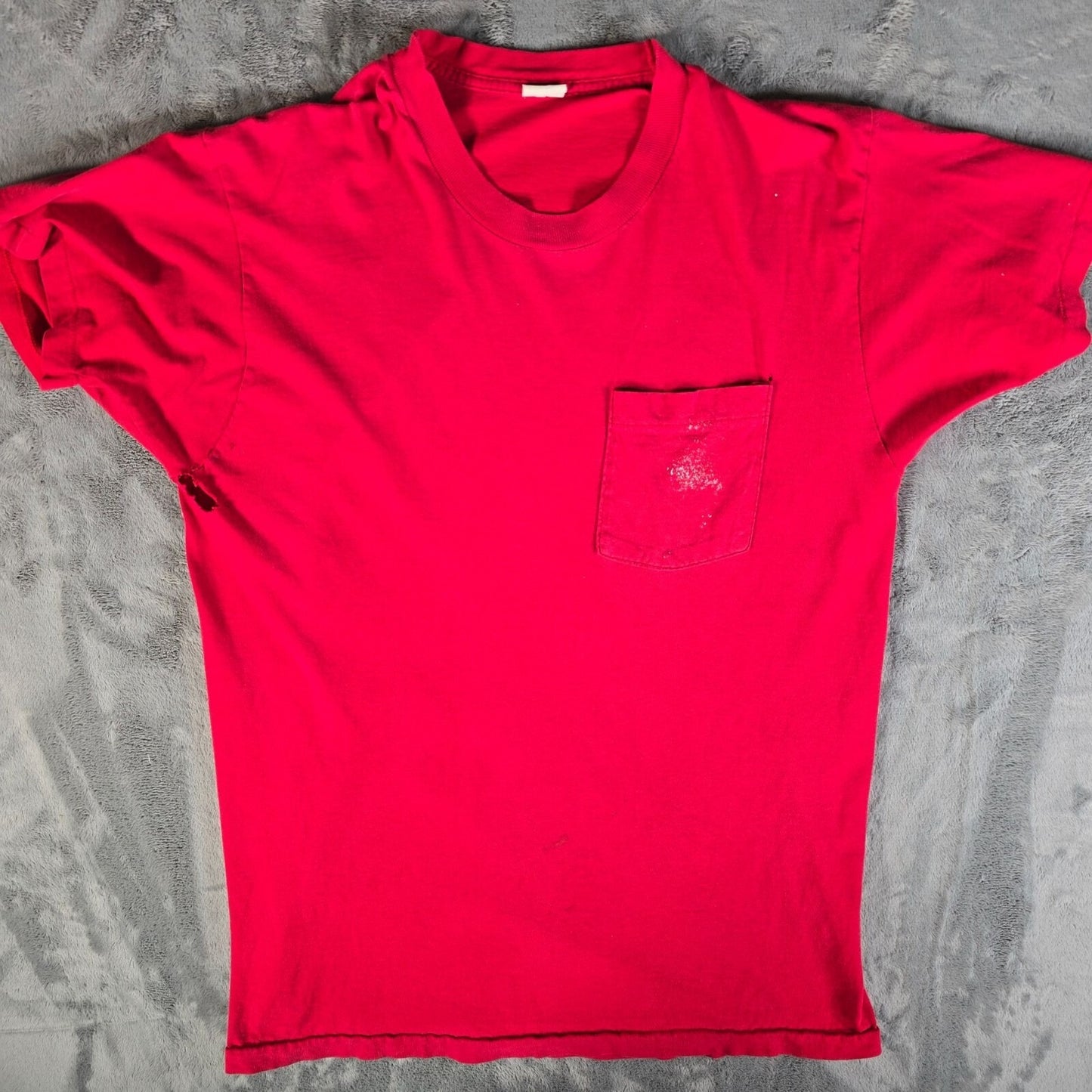 Vintage Distressed 1970s Single Stitch Blank Red Selvedge Pocket T-Shirt (M/L)