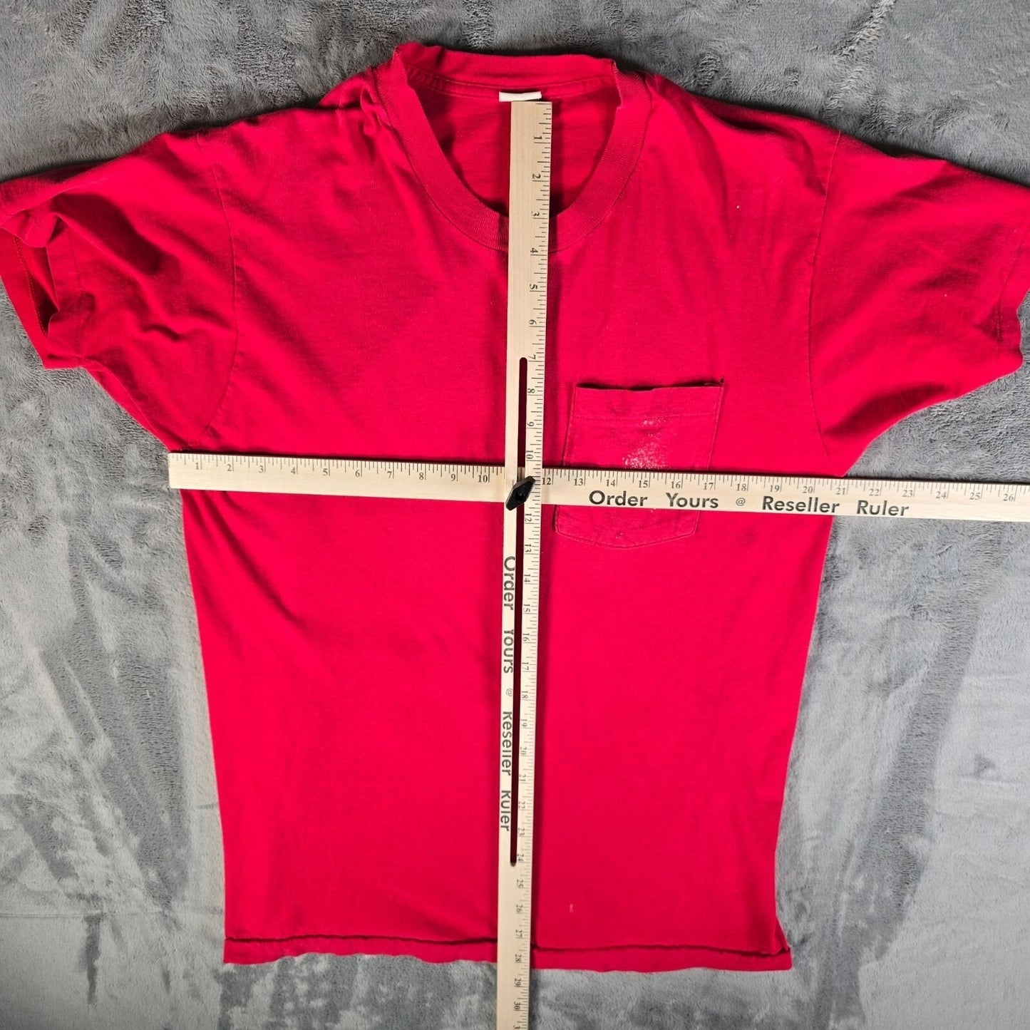 Vintage Distressed 1970s Single Stitch Blank Red Selvedge Pocket T-Shirt (M/L)