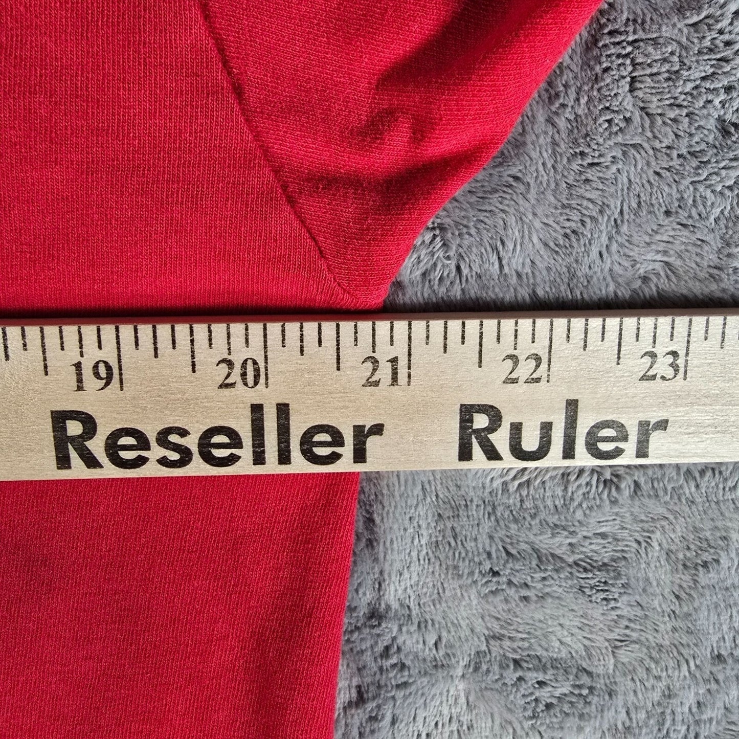 Vintage Distressed 1970s Single Stitch Blank Red Selvedge Pocket T-Shirt (M/L)