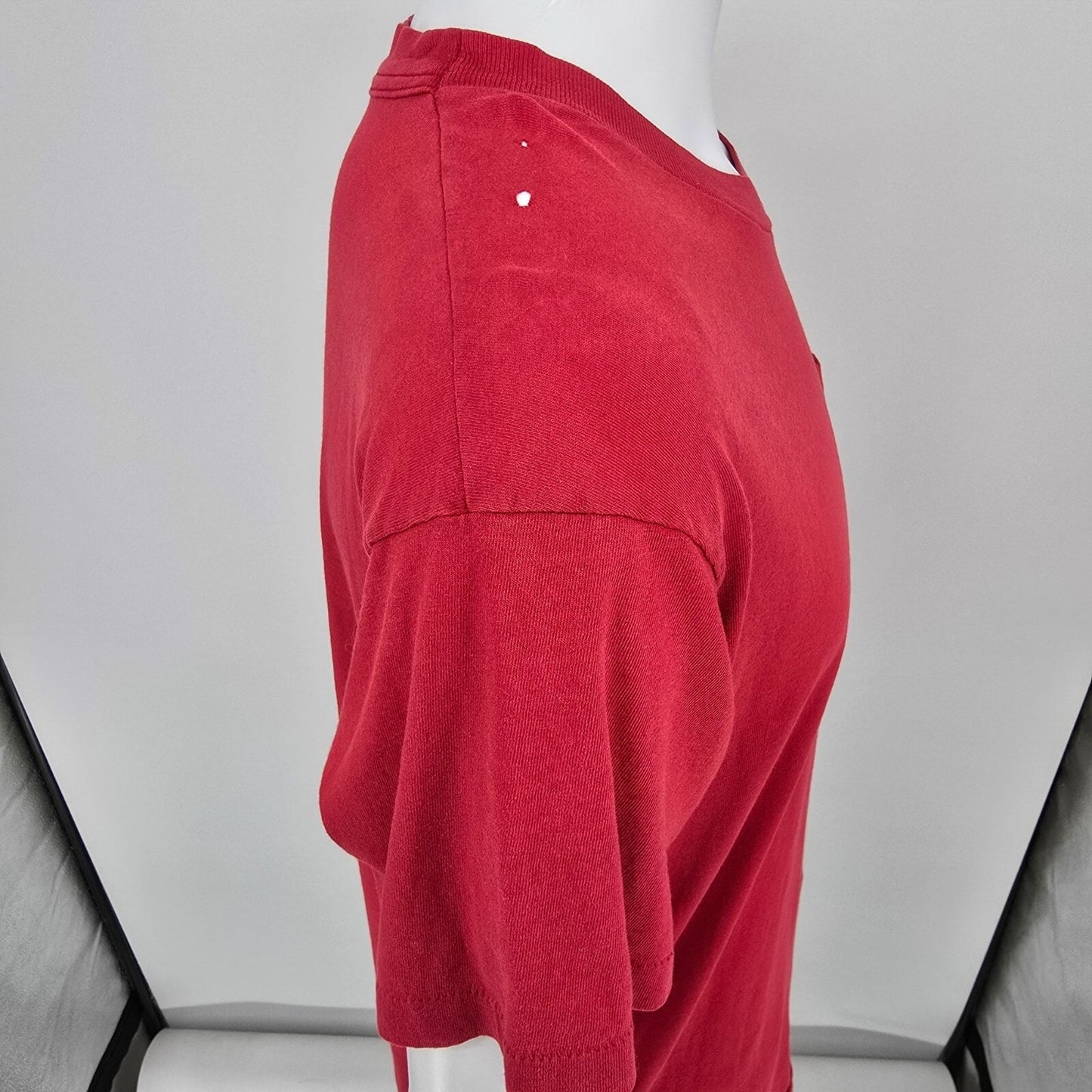 Vintage Distressed 1970s Single Stitch Blank Red Selvedge Pocket T-Shirt (M/L)
