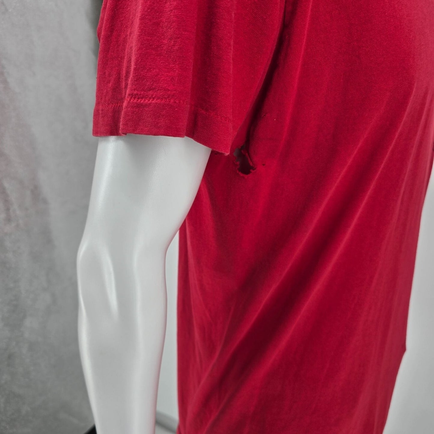 Vintage Distressed 1970s Single Stitch Blank Red Selvedge Pocket T-Shirt (M/L)