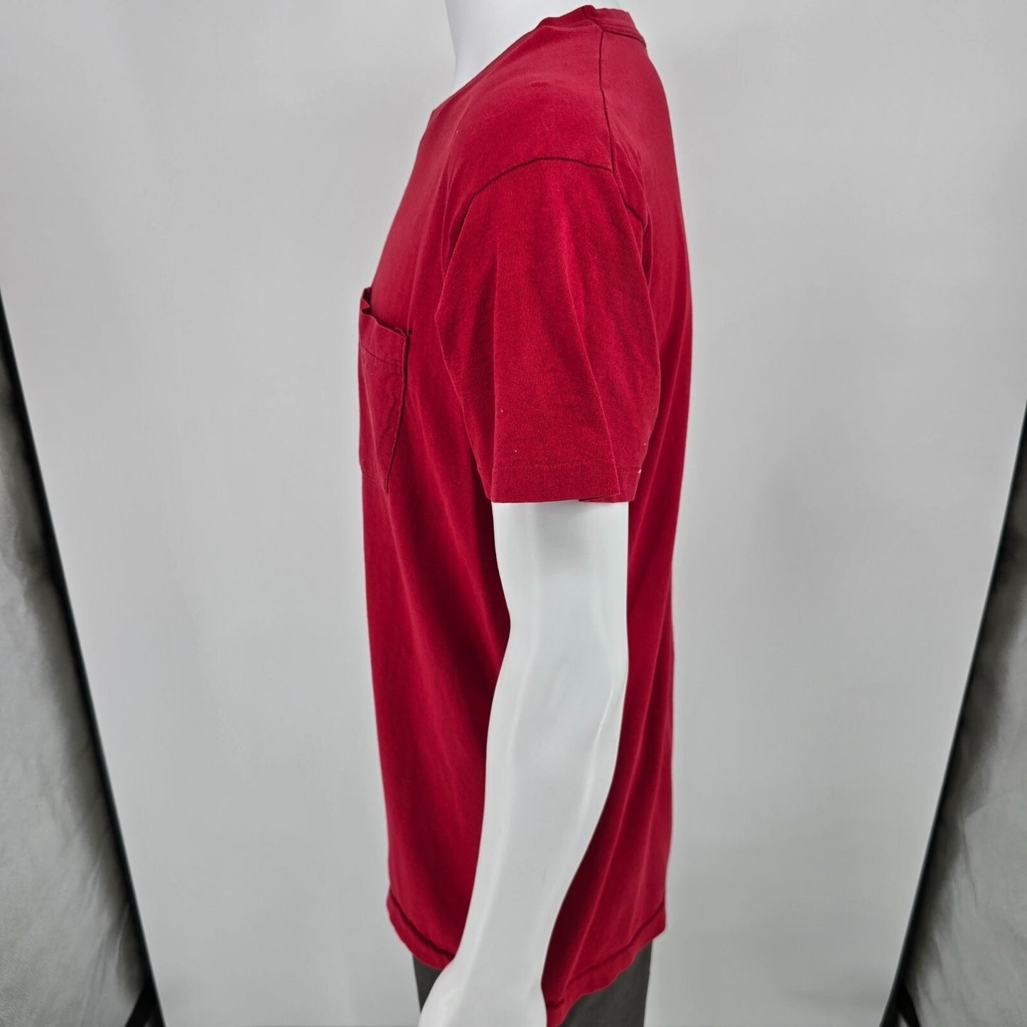 Vintage Distressed 1970s Single Stitch Blank Red Selvedge Pocket T-Shirt (M/L)