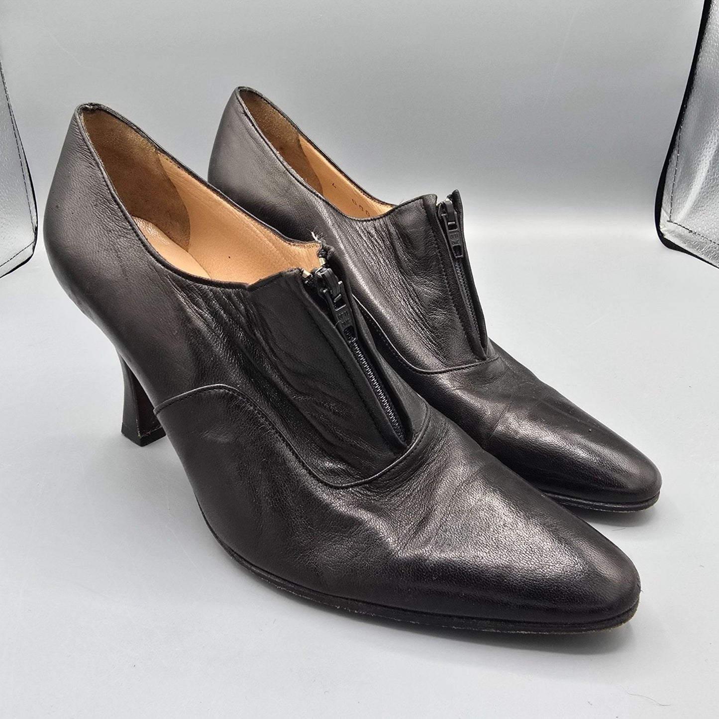 Vintage 1980s Maud Frizon Paris Black Leather Zip-Front Ankle Pumps (7.5B)