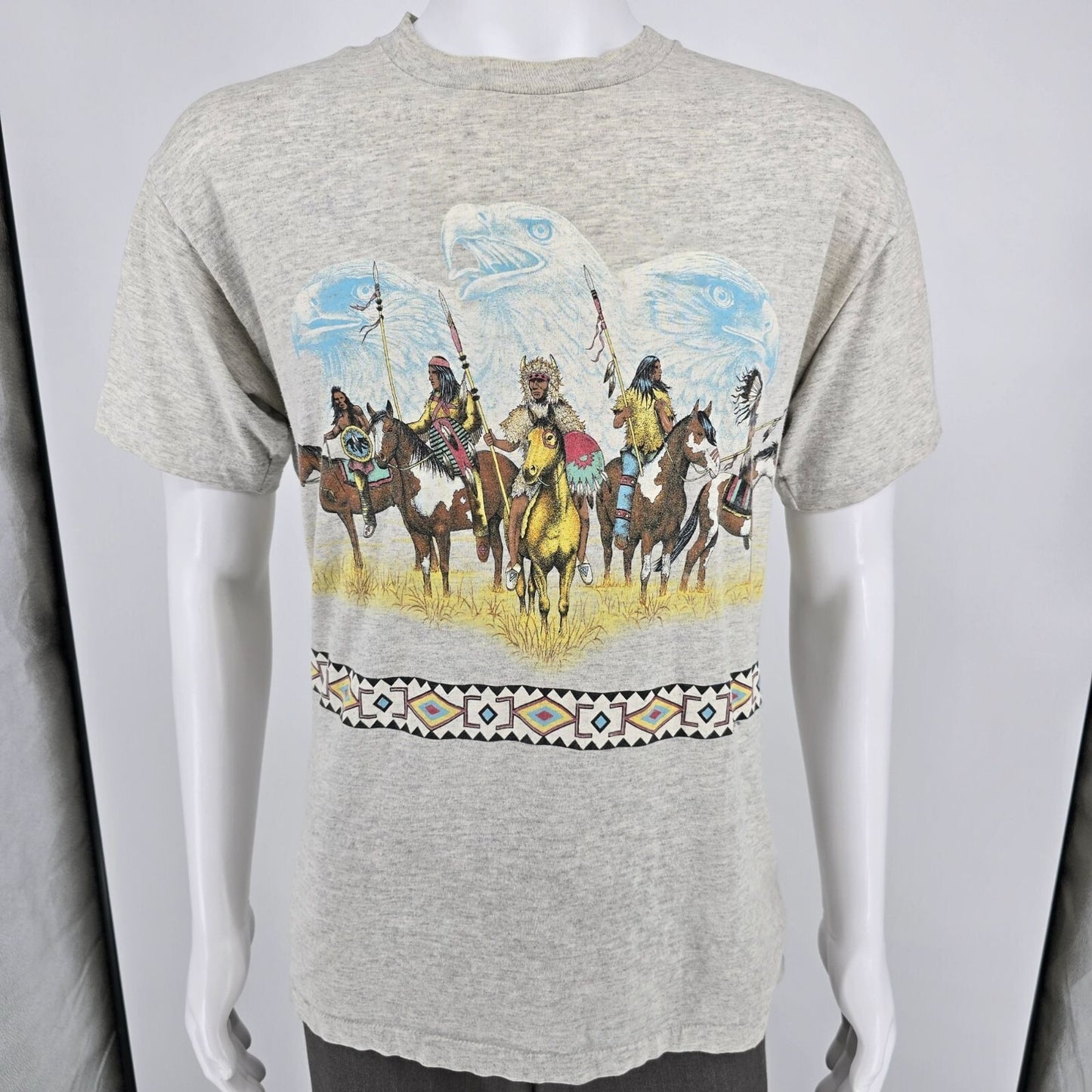 Distressed Vintage 1990s Habitat Native American Spirit Eagle Gray T-Shirt (L)