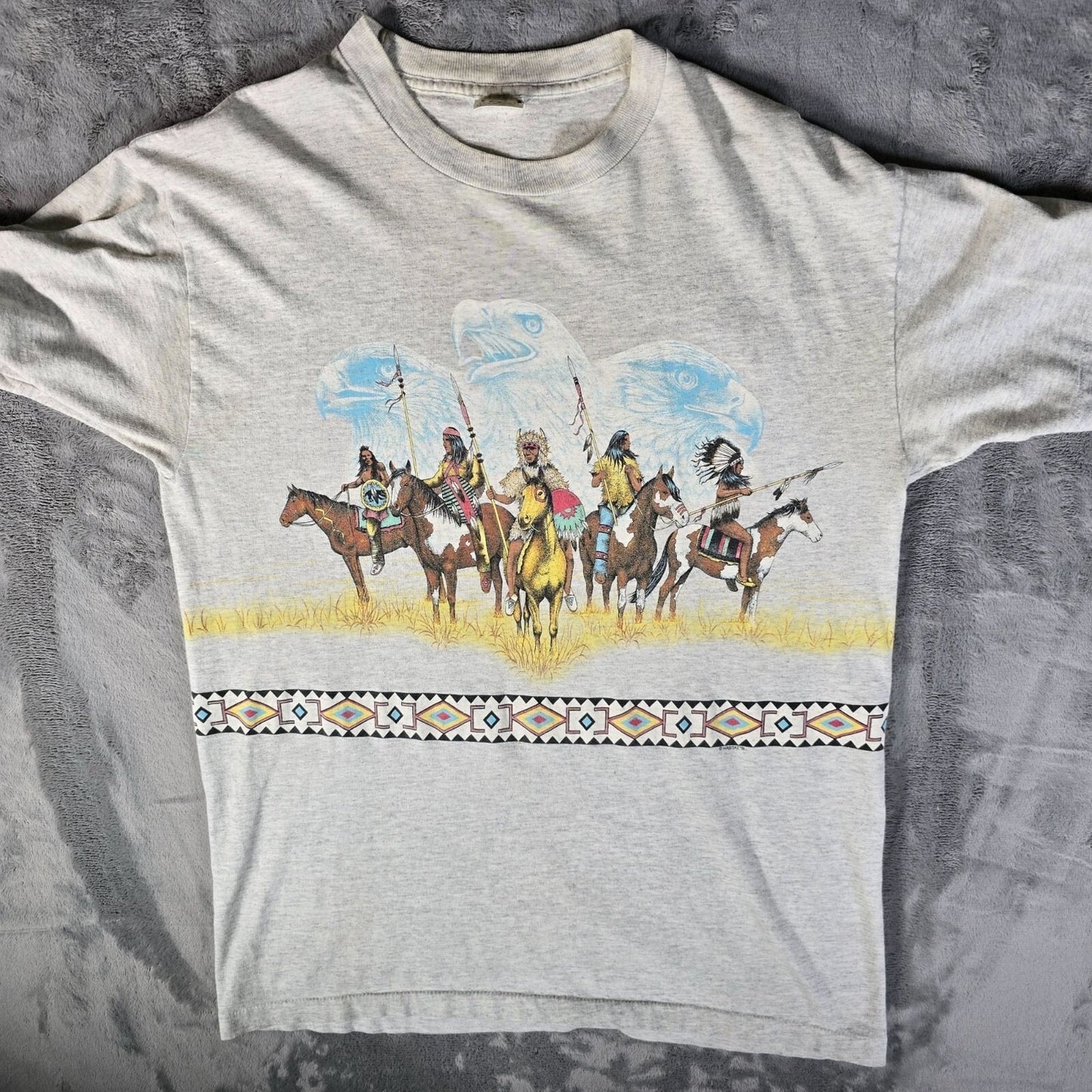 Distressed Vintage 1990s Habitat Native American Spirit Eagle Gray T-Shirt (L)