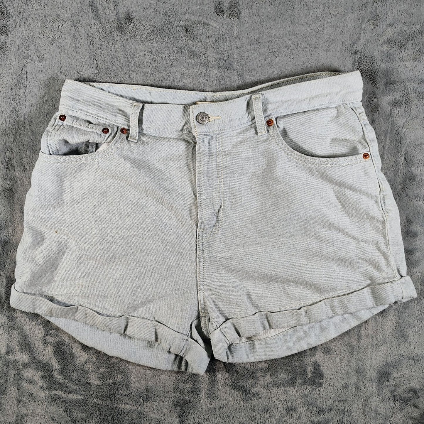 Levi's Size 31 Light Blue Women's A-Line Mom Shorts (Fair Condition)