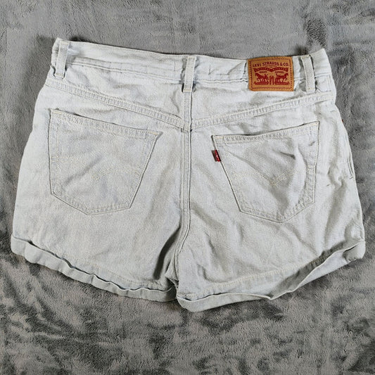 Levi's Size 31 Light Blue Women's A-Line Mom Shorts (Fair Condition)