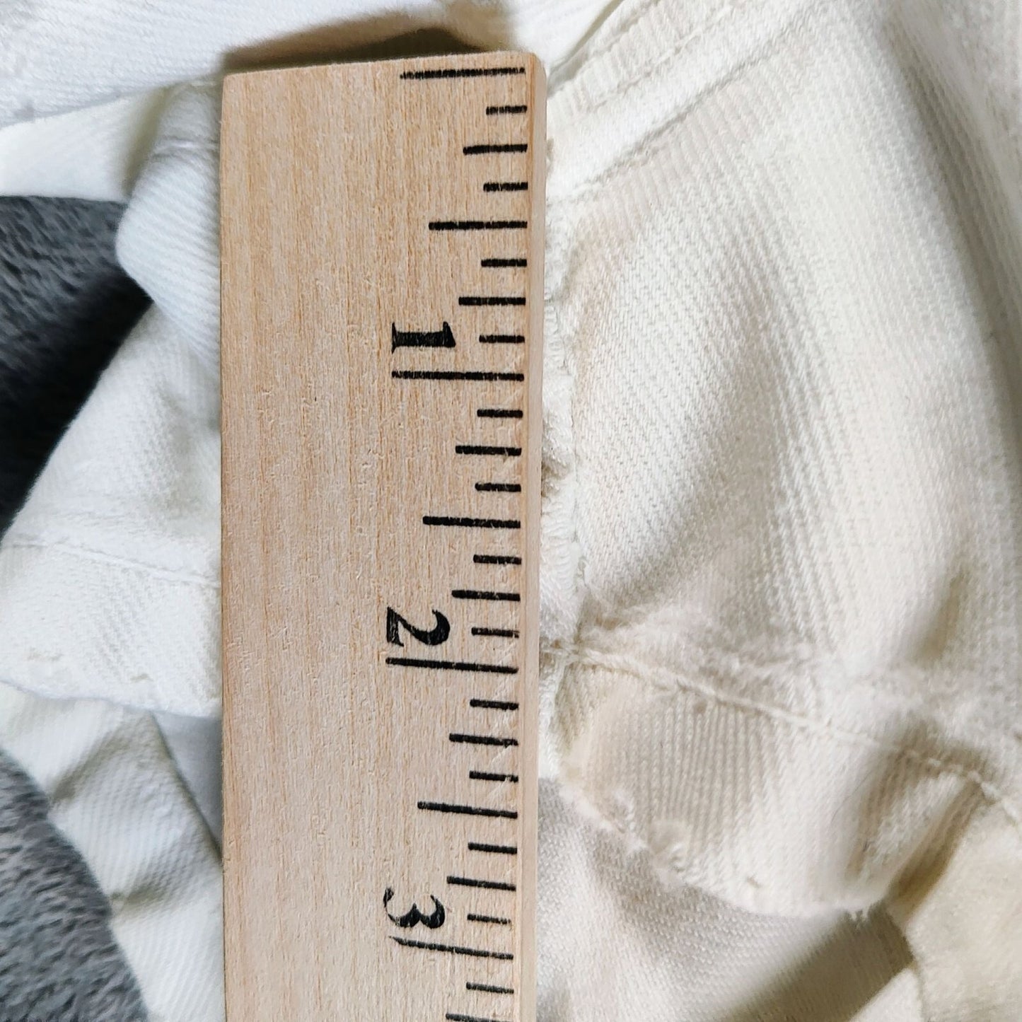 Just USA Authentic Jeanswear Women's White Denim Shorts (M) *Fair Condition*