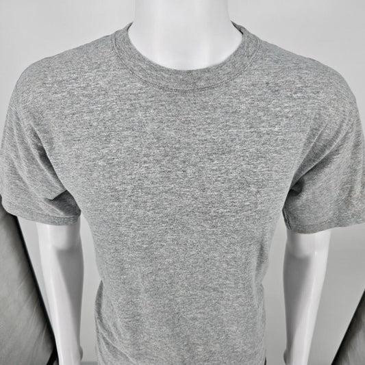 Distressed 2000s Fruit of the Loom Tagless Blank Gray Crewneck T-Shirt (M) *Fair