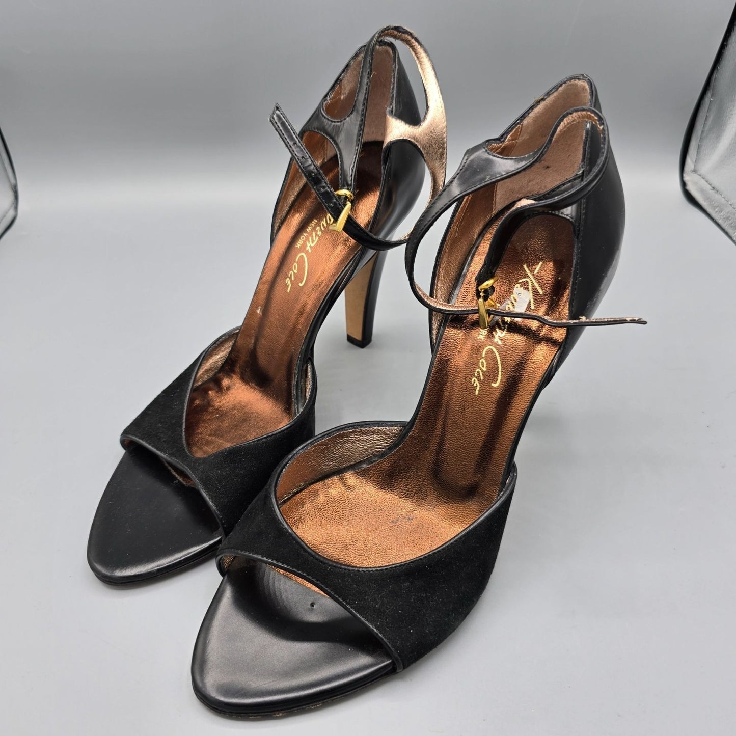 2000s Kenneth Cole New York "Two 2 Tango" Made in Italy D'Orsay Heels (8.5M)