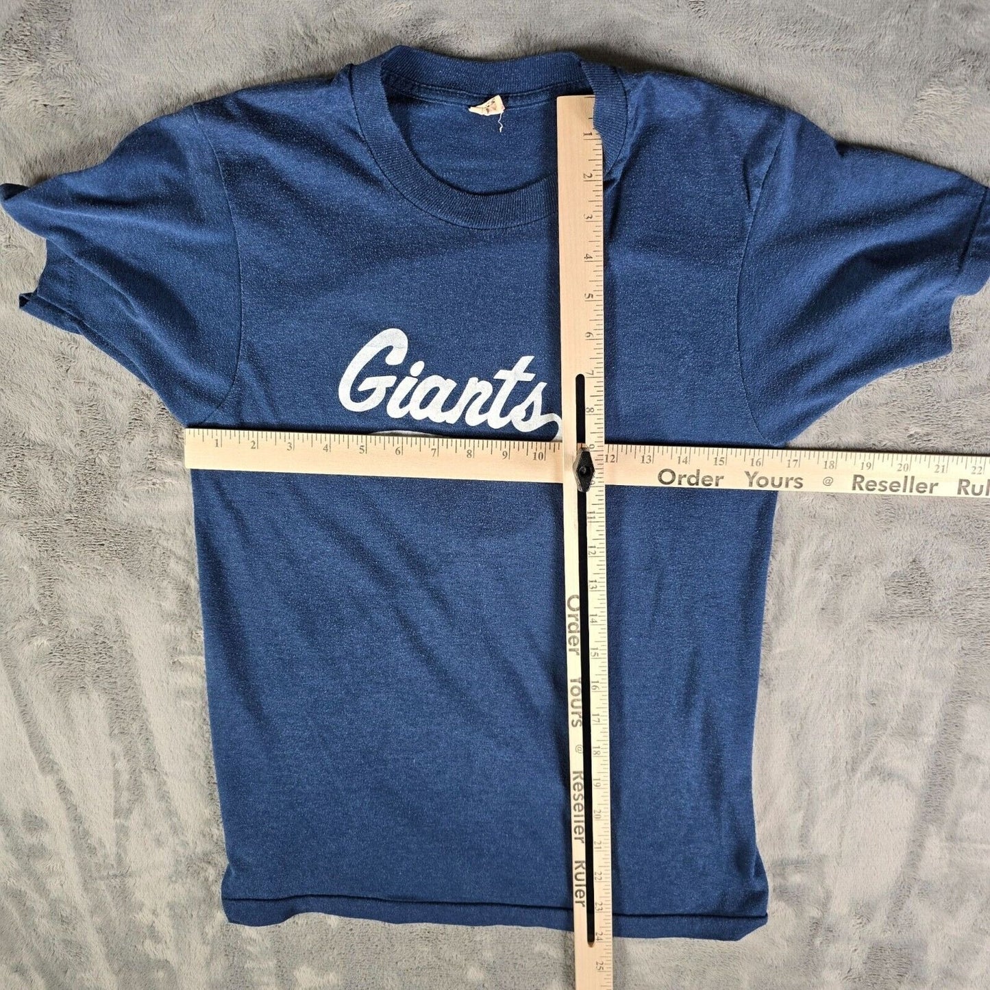 Vintage 1980s Screen Stars Made in Canada Giants 15 Single Stitch T-Shirt (XS)