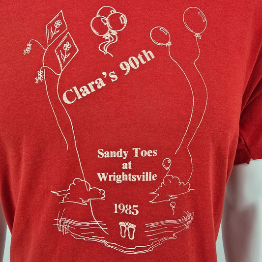 Vintage 1980s Clara's 90th Birthday Sandy Toes at Wrightsville 1985 T-Shirt (L)