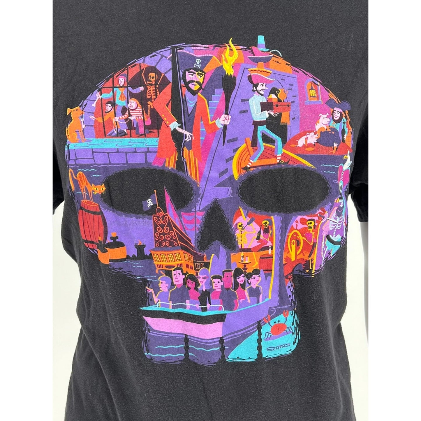 Wonderground Gallery Disney Pirates of the Carribean SHAG T-Shirt (Large)
