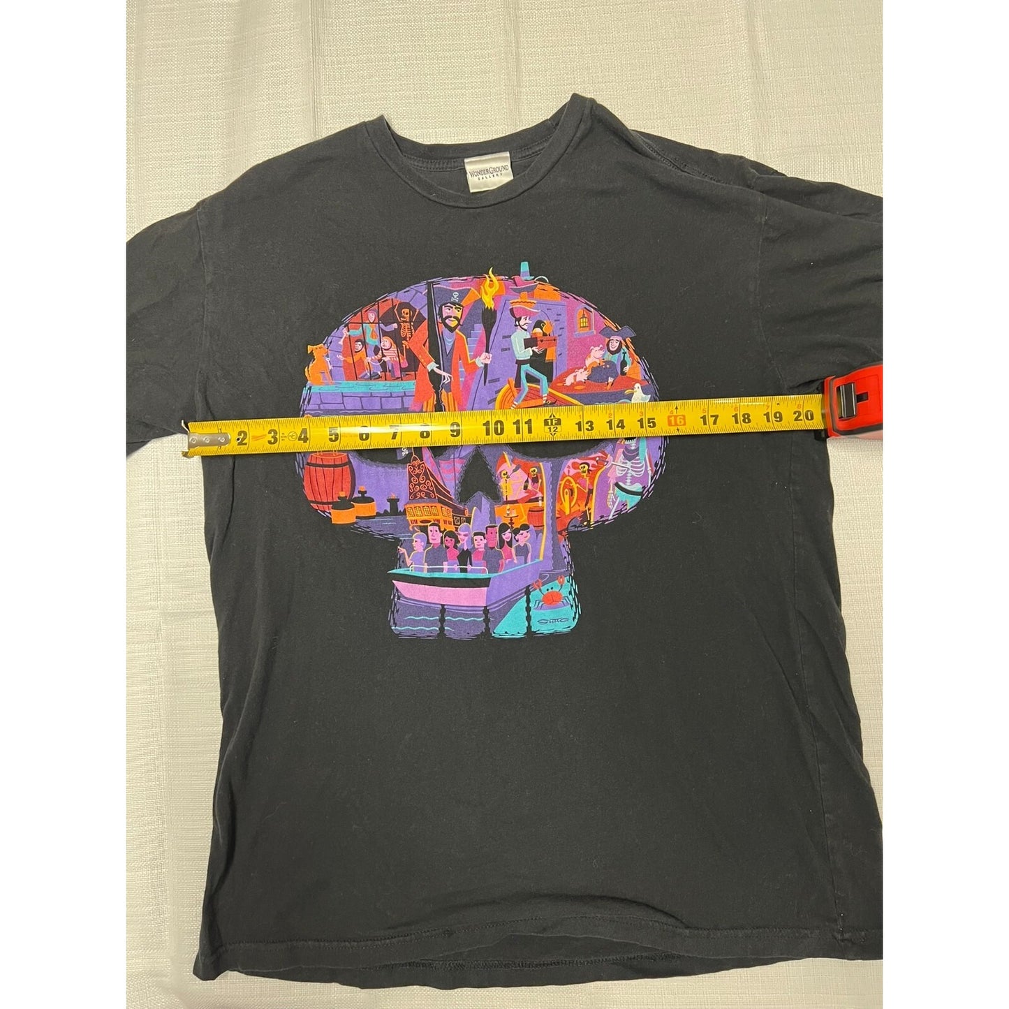 Wonderground Gallery Disney Pirates of the Carribean SHAG T-Shirt (Large)