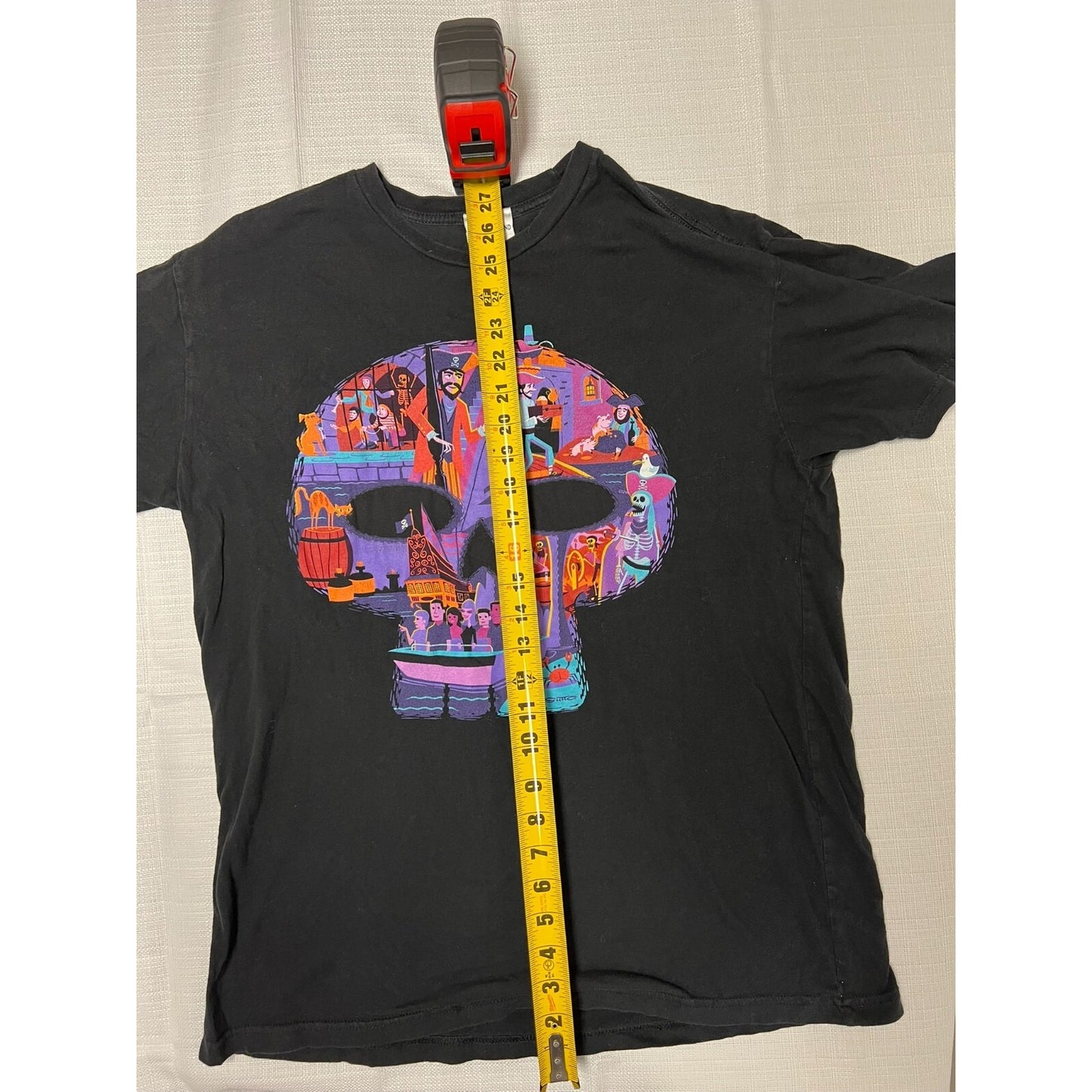 Wonderground Gallery Disney Pirates of the Carribean SHAG T-Shirt (Large)
