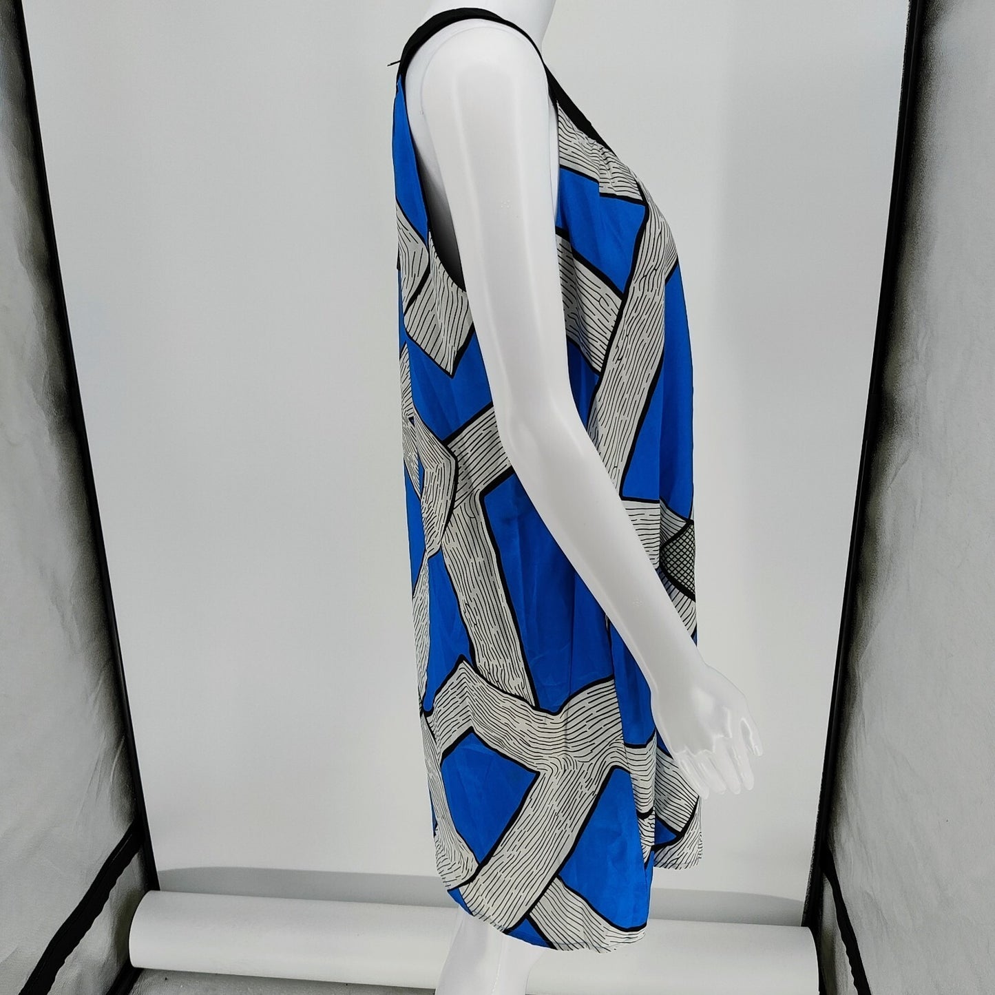 NWT BCBGMAXAZIRA Women's Blue White Sleeveless Shift Dress (Size Large)