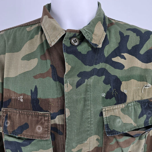 Vintage 1980s U.S. Army Woodland BDU Camouflage Combat Jacket (Medium Long)