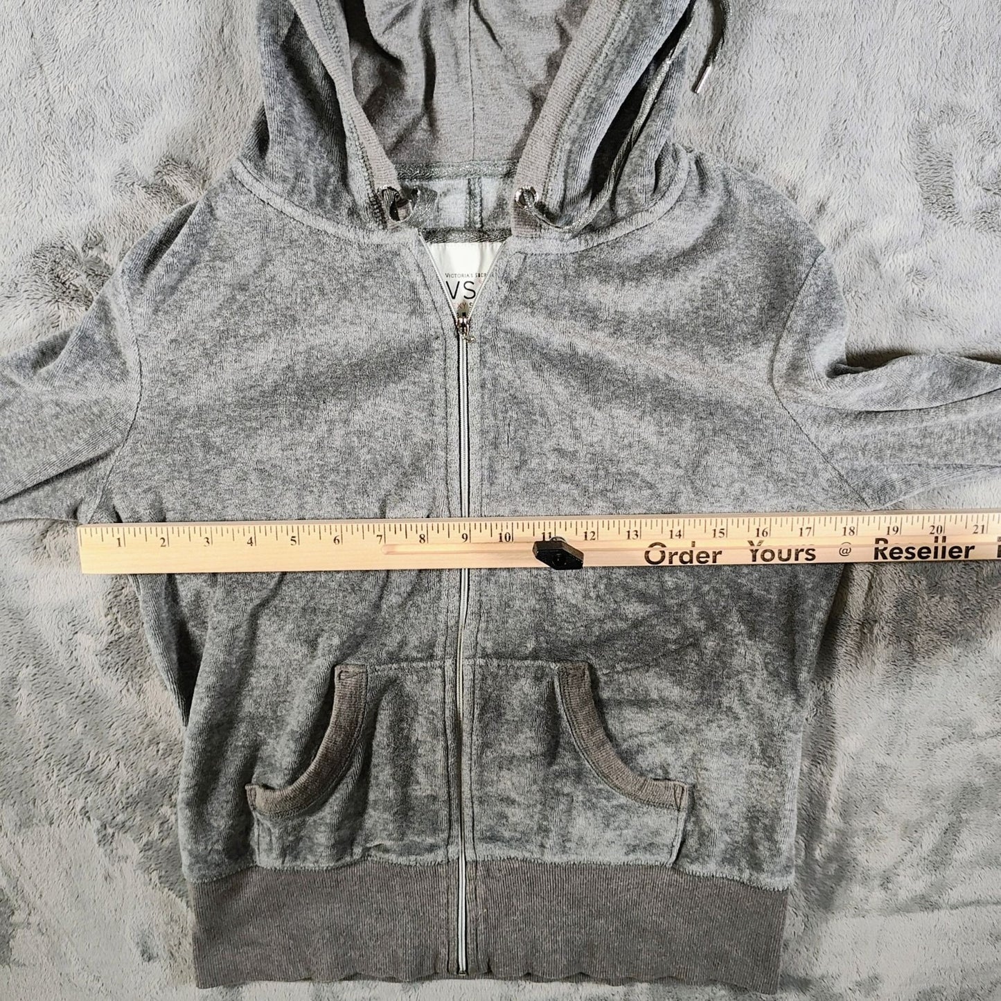 2010s Victoria's Secret VSX Sexy Sport Grey Zip-Up Hoodie Jacket (Small)