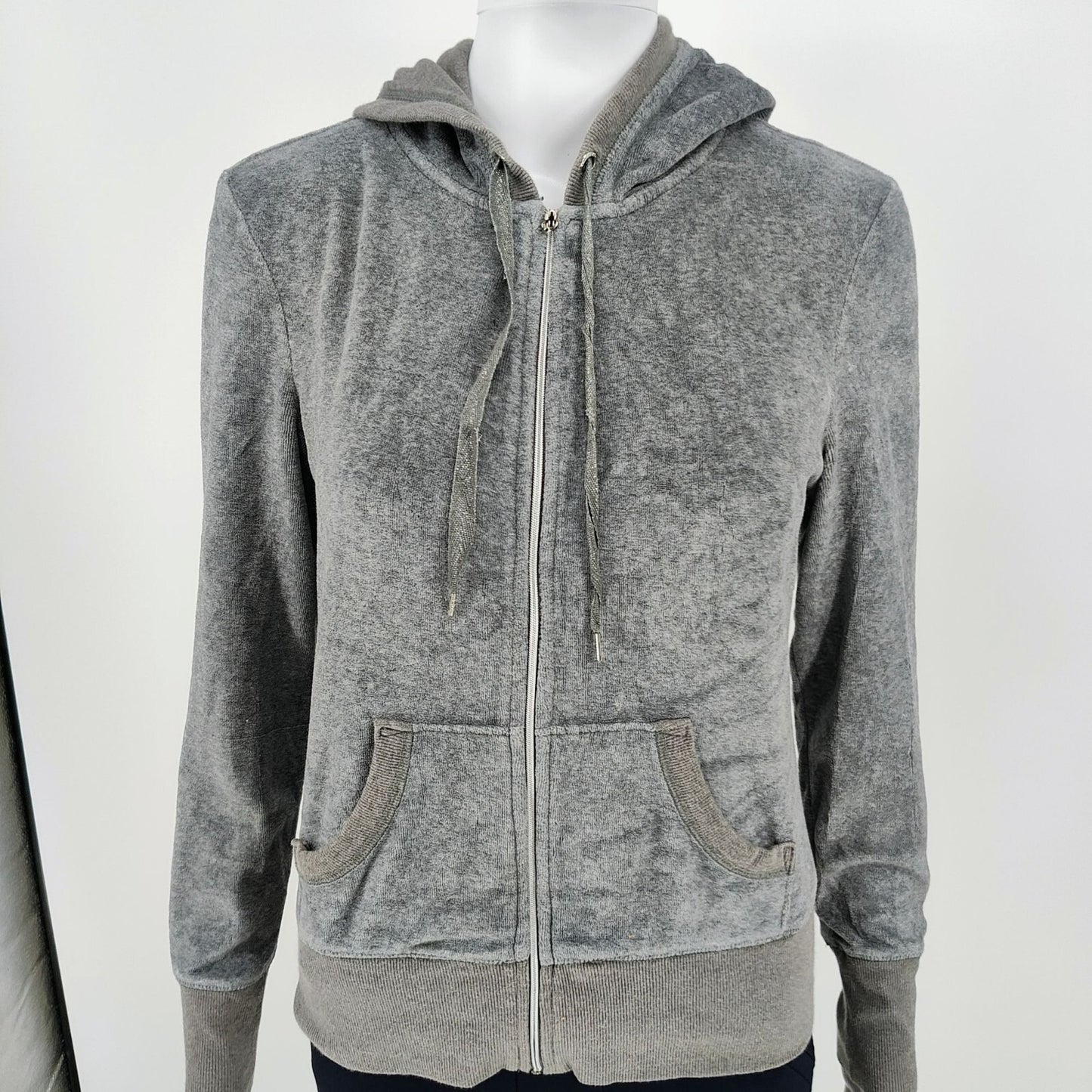 2010s Victoria's Secret VSX Sexy Sport Grey Zip-Up Hoodie Jacket (Small)