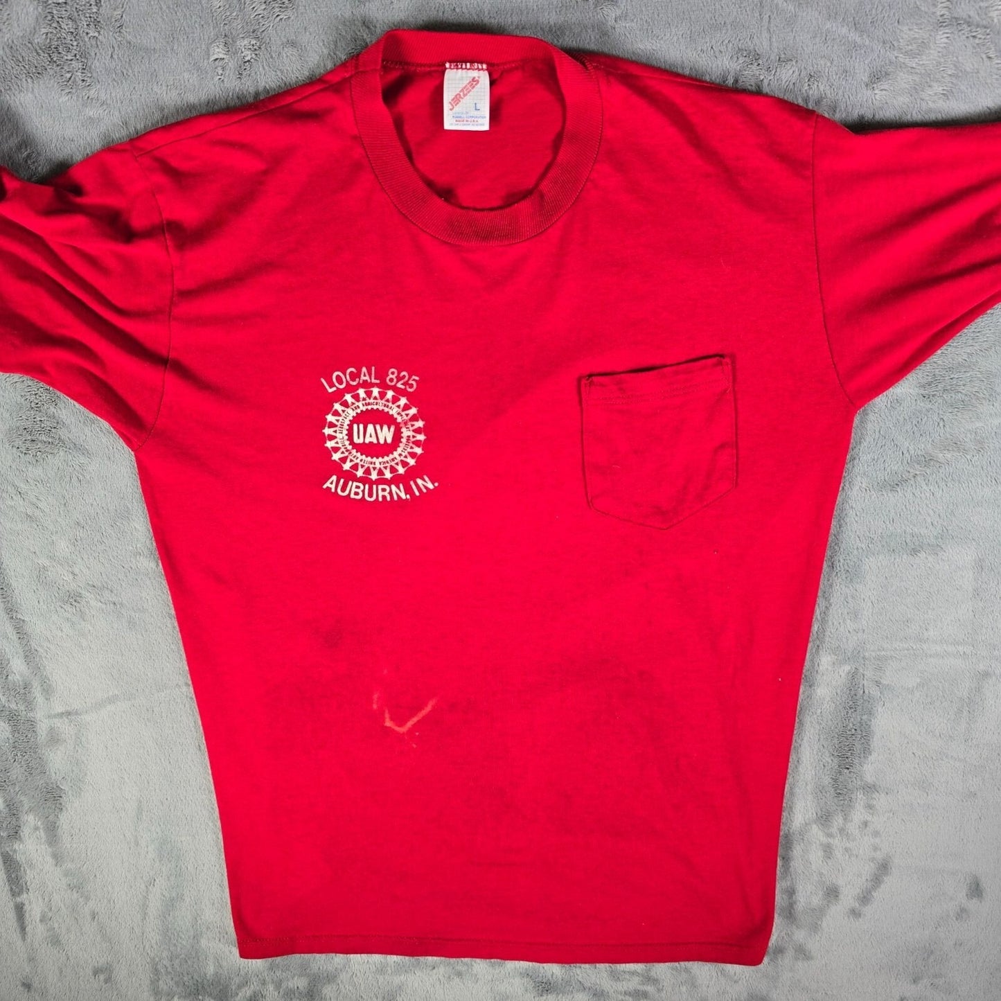 Distressed Vintage 1990s UAW Local 825 Auburn, Indiana Pocket T-Shirt (M/L)