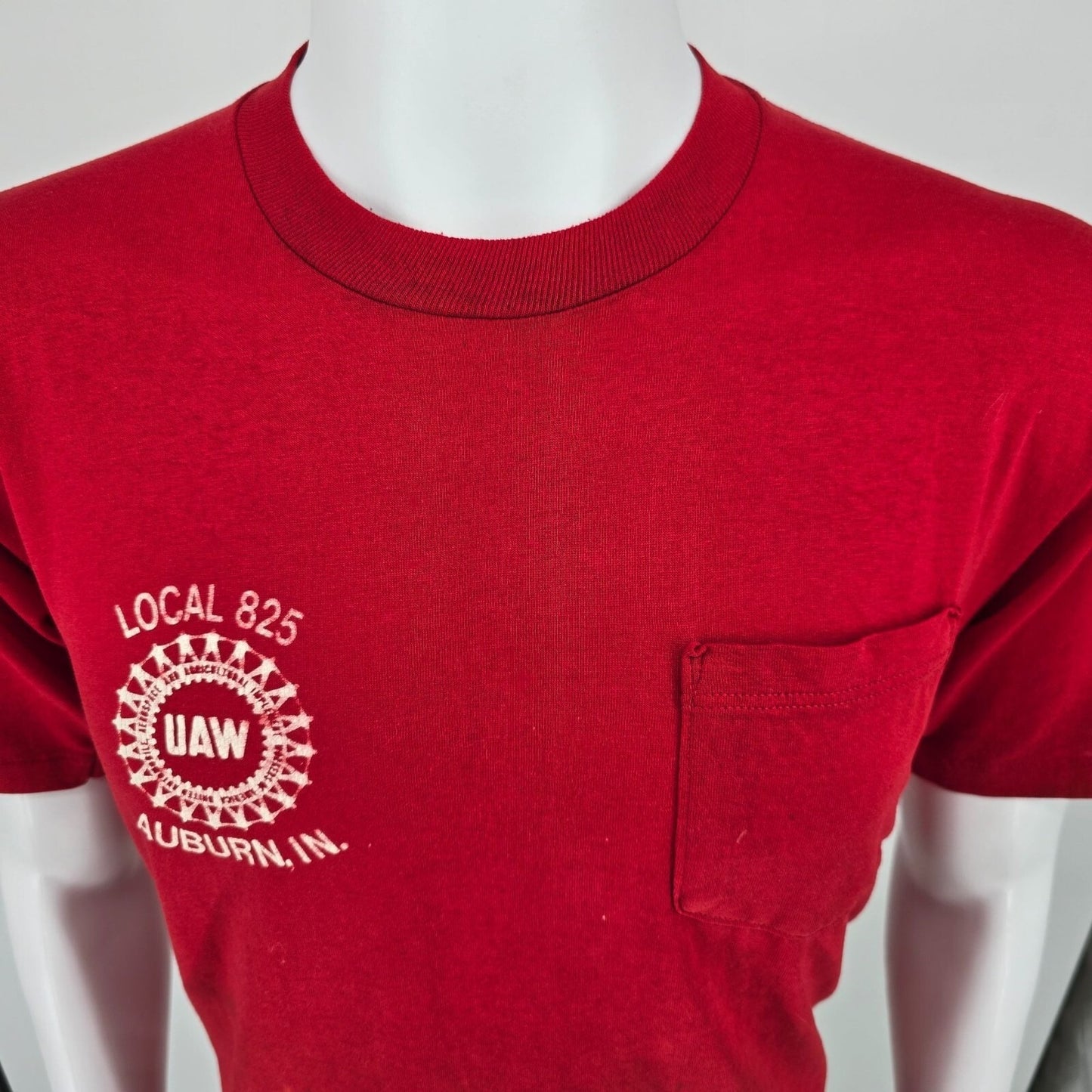 Distressed Vintage 1990s UAW Local 825 Auburn, Indiana Pocket T-Shirt (M/L)