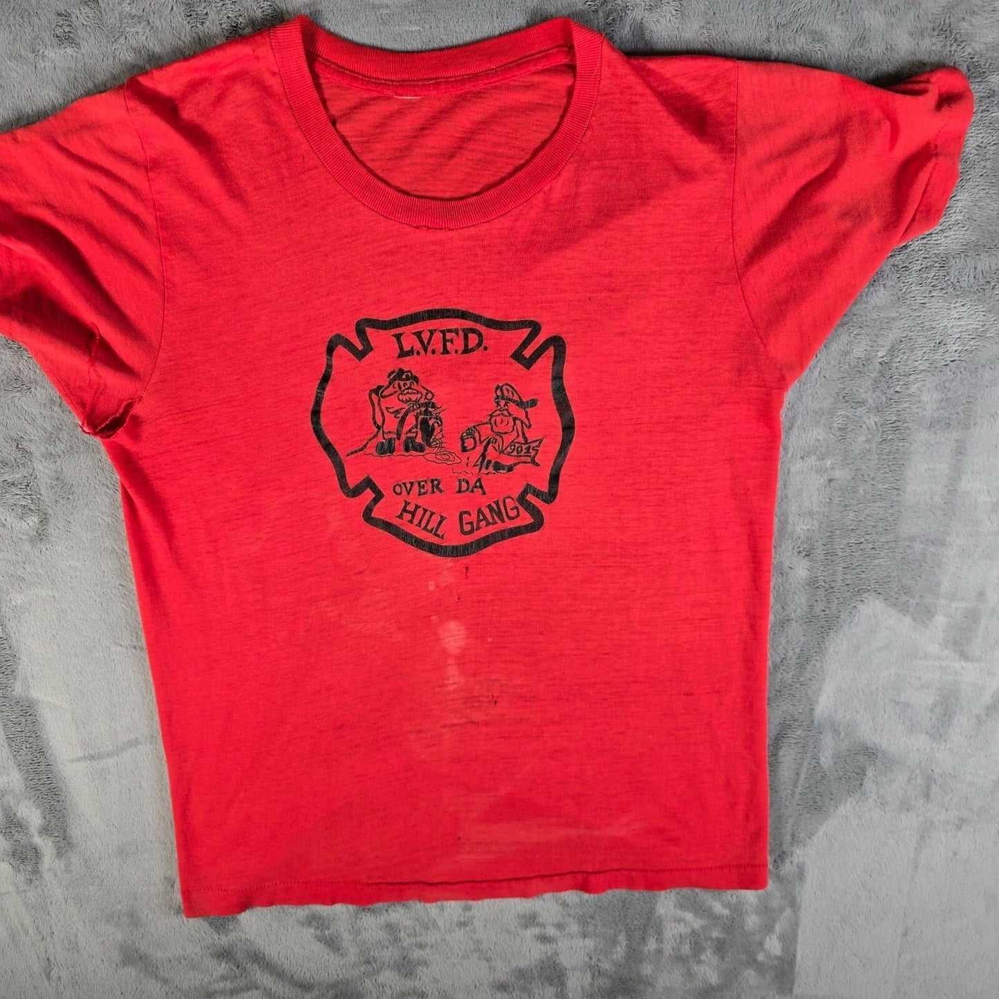 Thrashed 1970s Vintage L.V.F.D. "Over Da Hill Gang" Thin Firefighter T-Shirt (M)