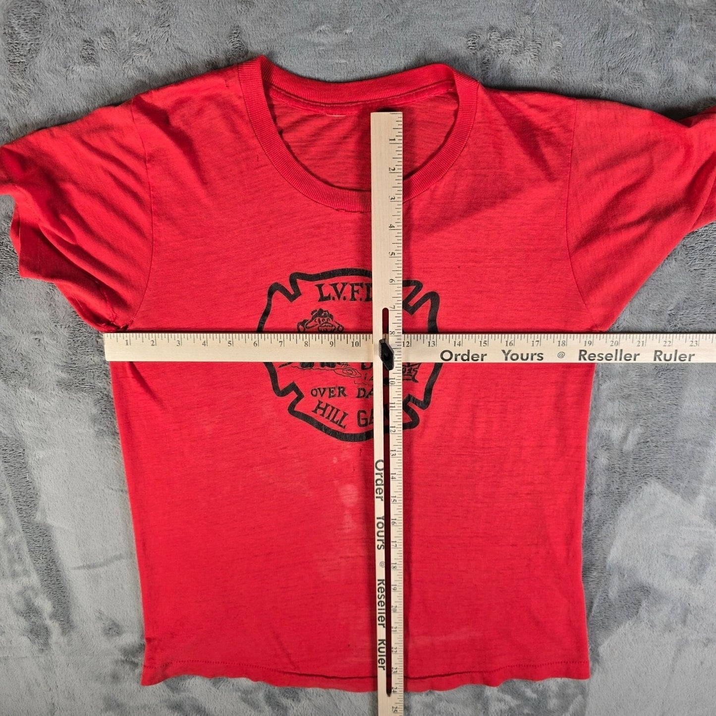 Thrashed 1970s Vintage L.V.F.D. "Over Da Hill Gang" Thin Firefighter T-Shirt (M)