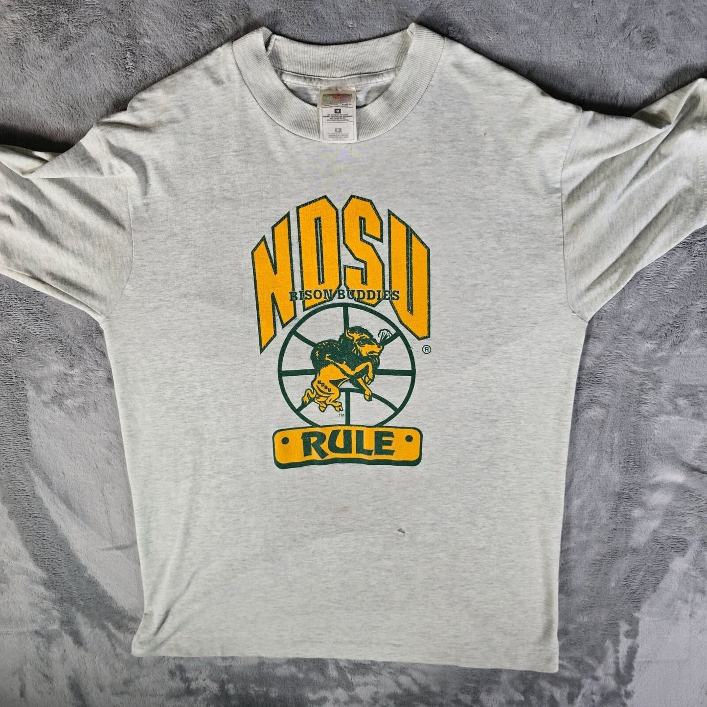 Vintage 1990s North Dakota State University Bison Buddies Basketball T-Shirt (M)