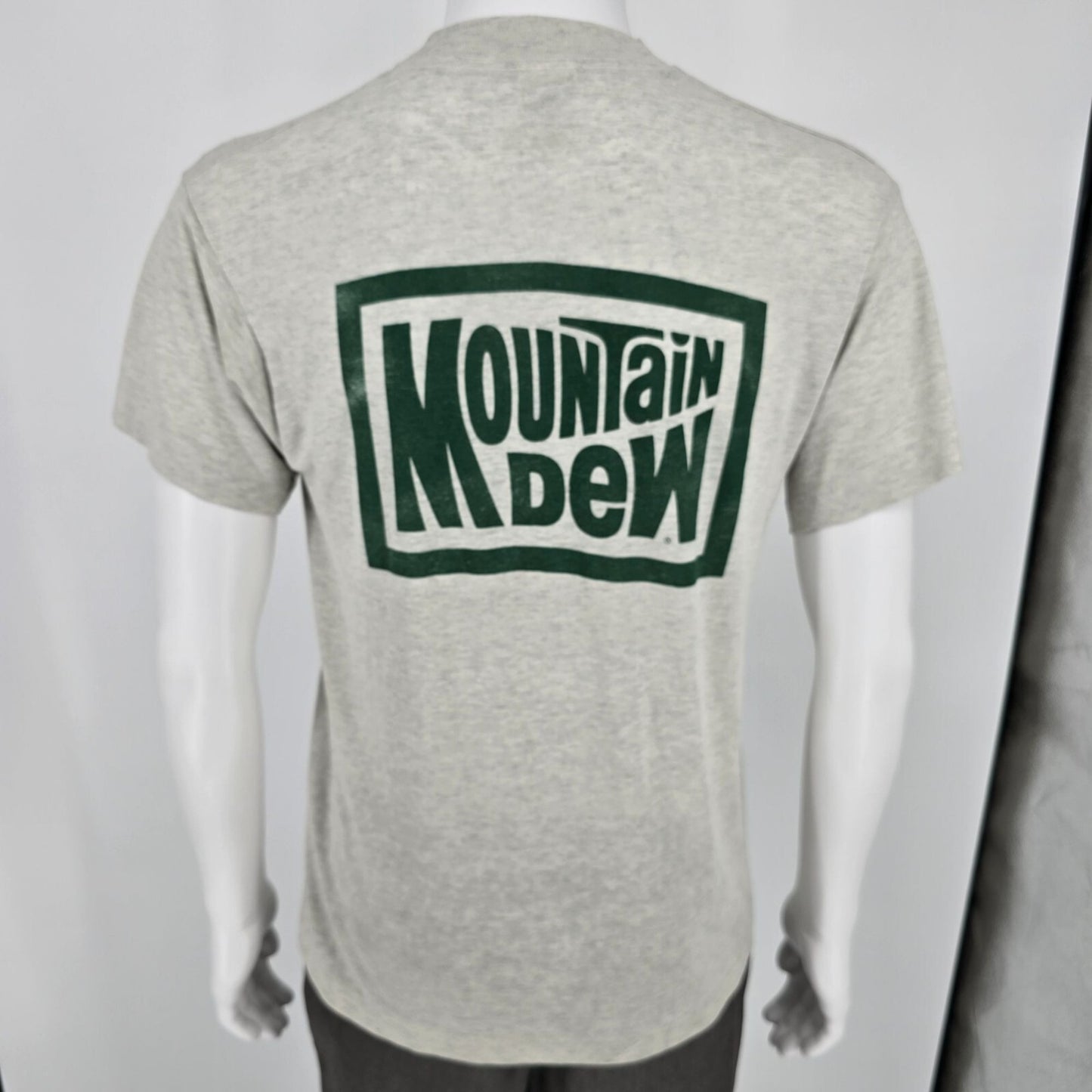 Vintage 1990s North Dakota State University Bison Buddies Basketball T-Shirt (M)