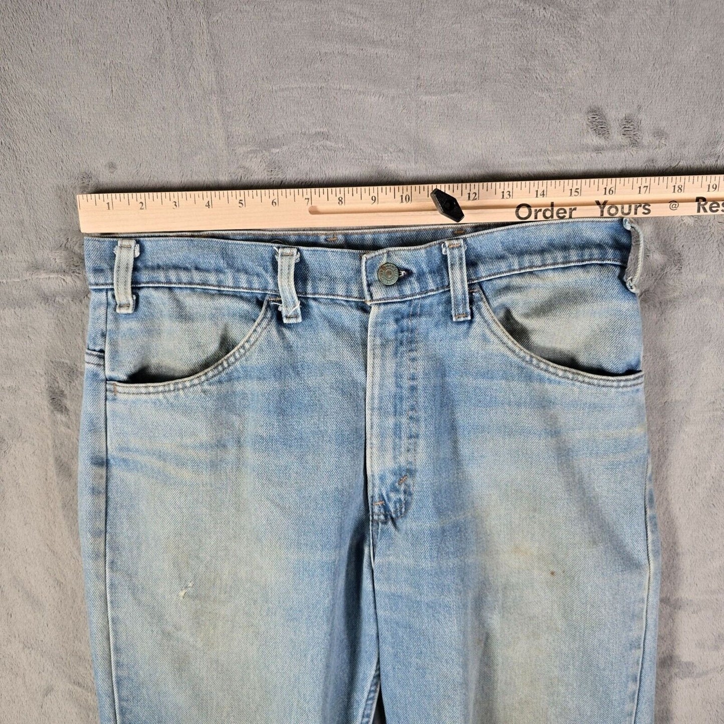 Vintage Distressed 1980s Levi's 700 Series Light Wash Blue Denim Jeans (33x32)