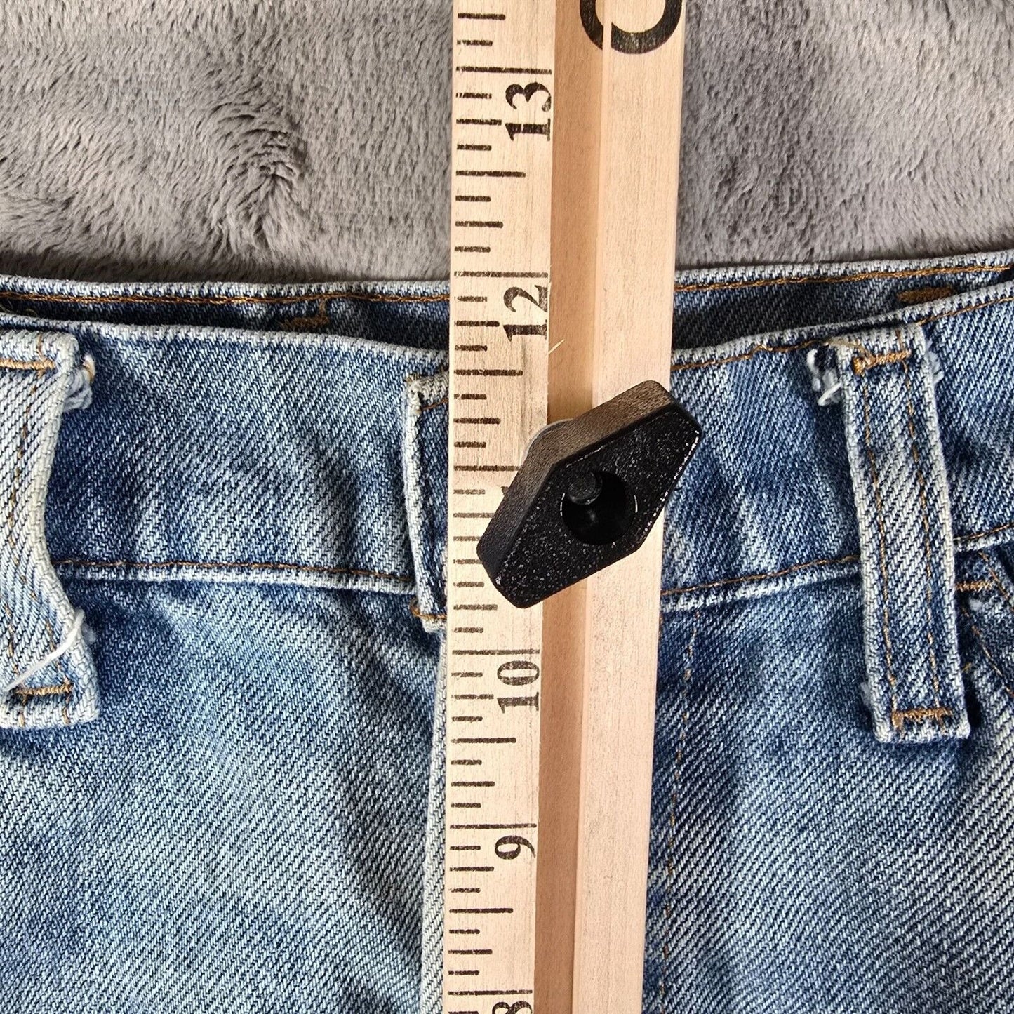 Vintage Distressed 1980s Levi's 700 Series Light Wash Blue Denim Jeans (33x32)