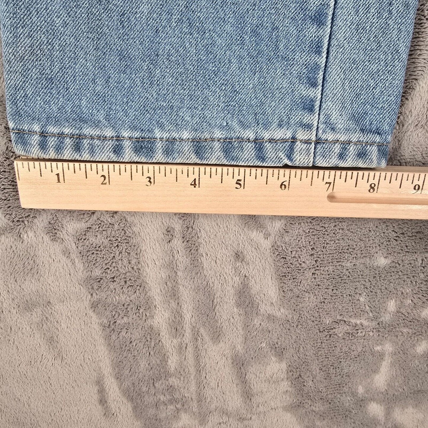 Vintage Distressed 1980s Levi's 700 Series Light Wash Blue Denim Jeans (33x32)