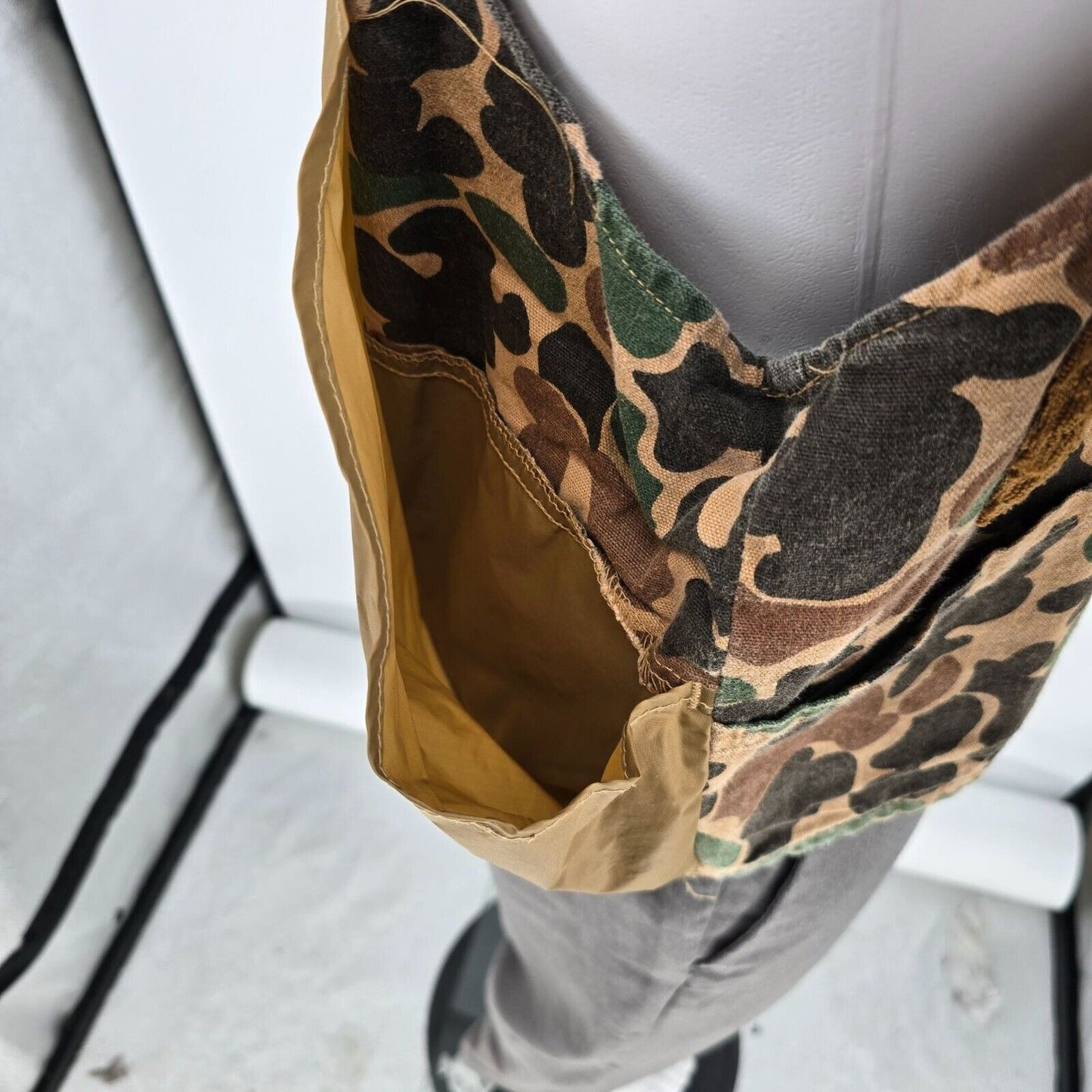 Vintage 1980s Sears Camouflage Nylon Game Pocket Cotton Duck Hunting Vest (M)