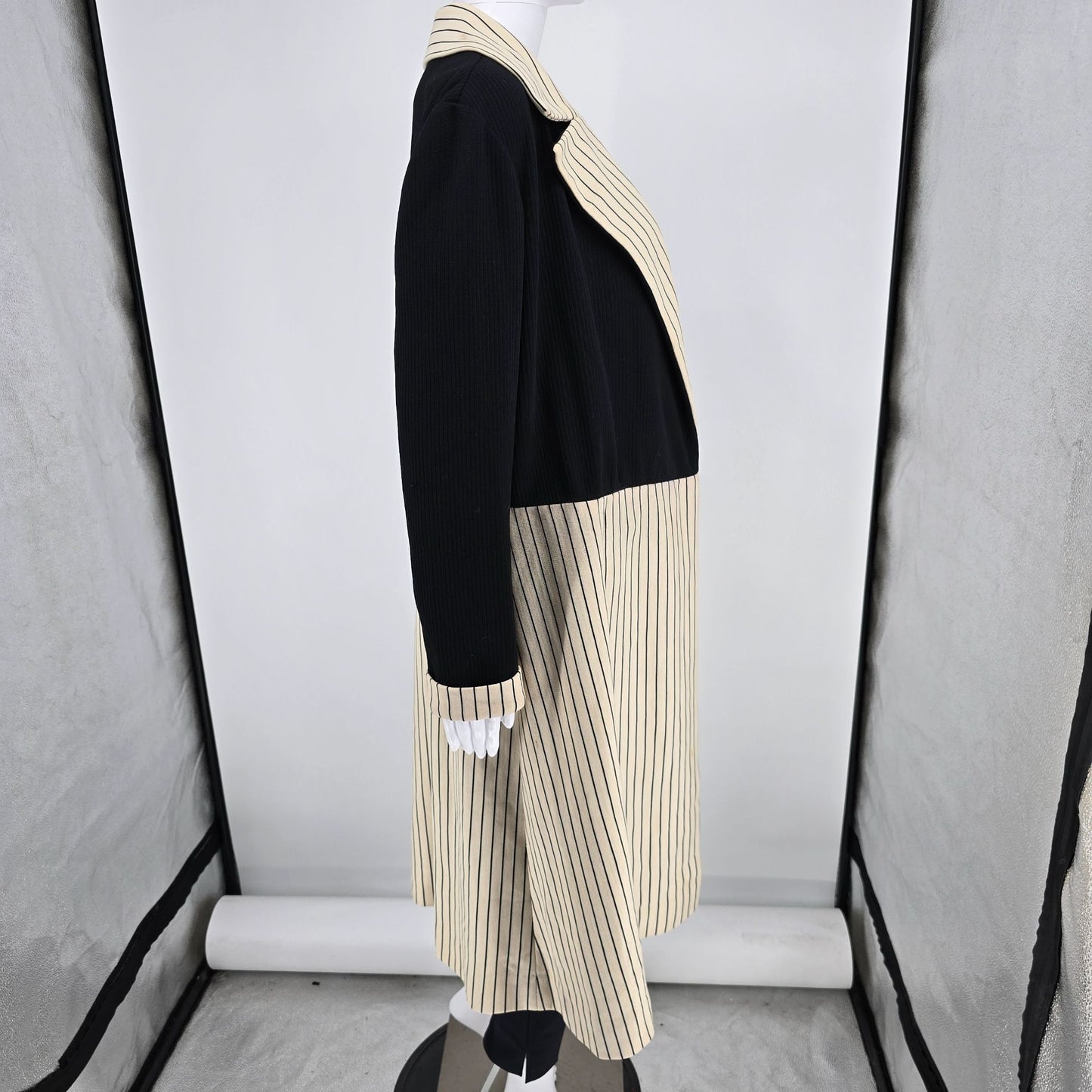 Vintage Early 1970s R&K Knits Black & Cream Pinstripe Contrast Dress (L) *Flaw