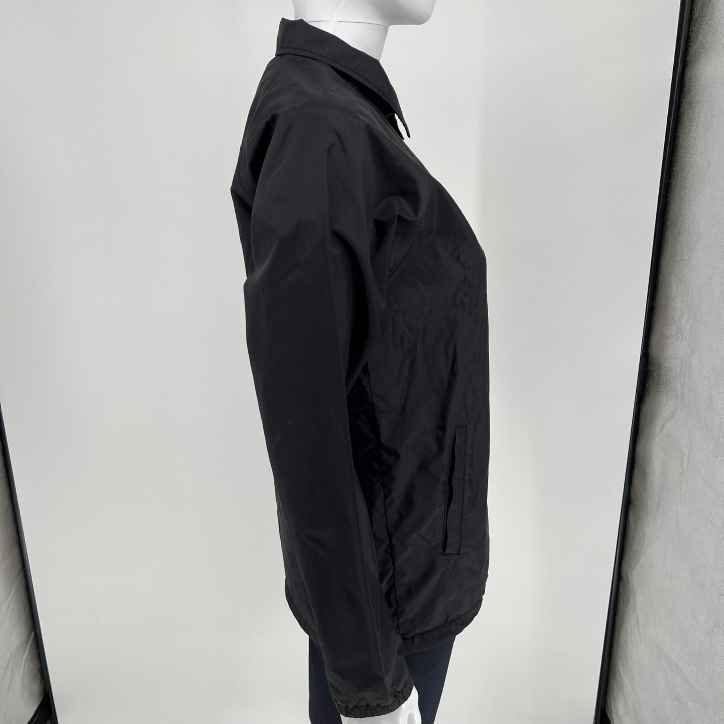VANS Youth Torrey Black Snap Button Windbreaker Nylon Coach Jacket (Youth Large)