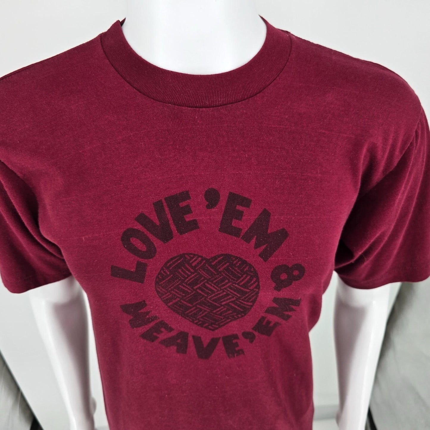 Vintage 1980s Russell "Love 'Em and Weave 'Em" Paper Weaving T-Shirt (M/L)