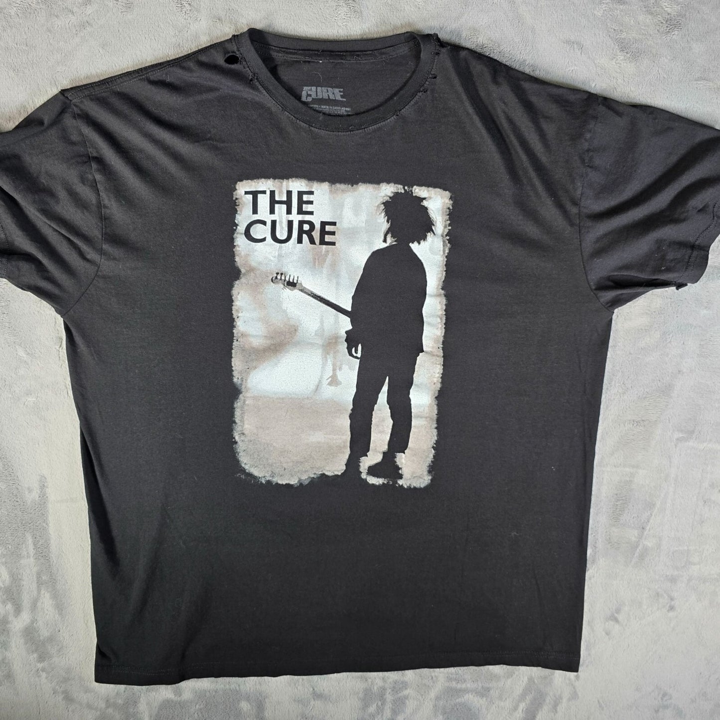 Distressed 2023 The Cure "Boys Don't Cry" Robert Smith Silhouette T-Shirt (XXL)